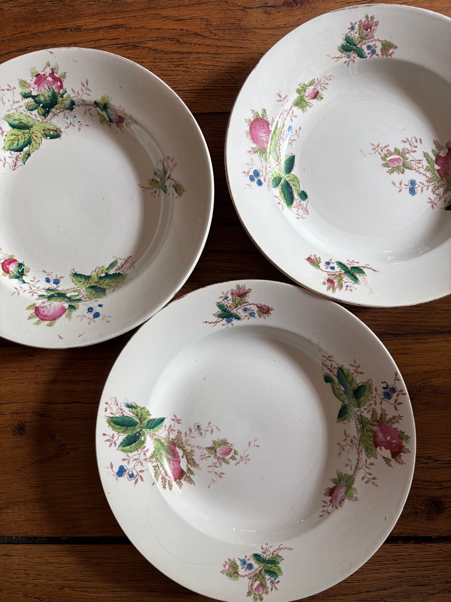 3 vintage belgische Teller mit Blumendekor
