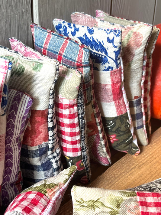 XL Trio: 3 extra große Lavendelkissen aus Vintage Stoffen