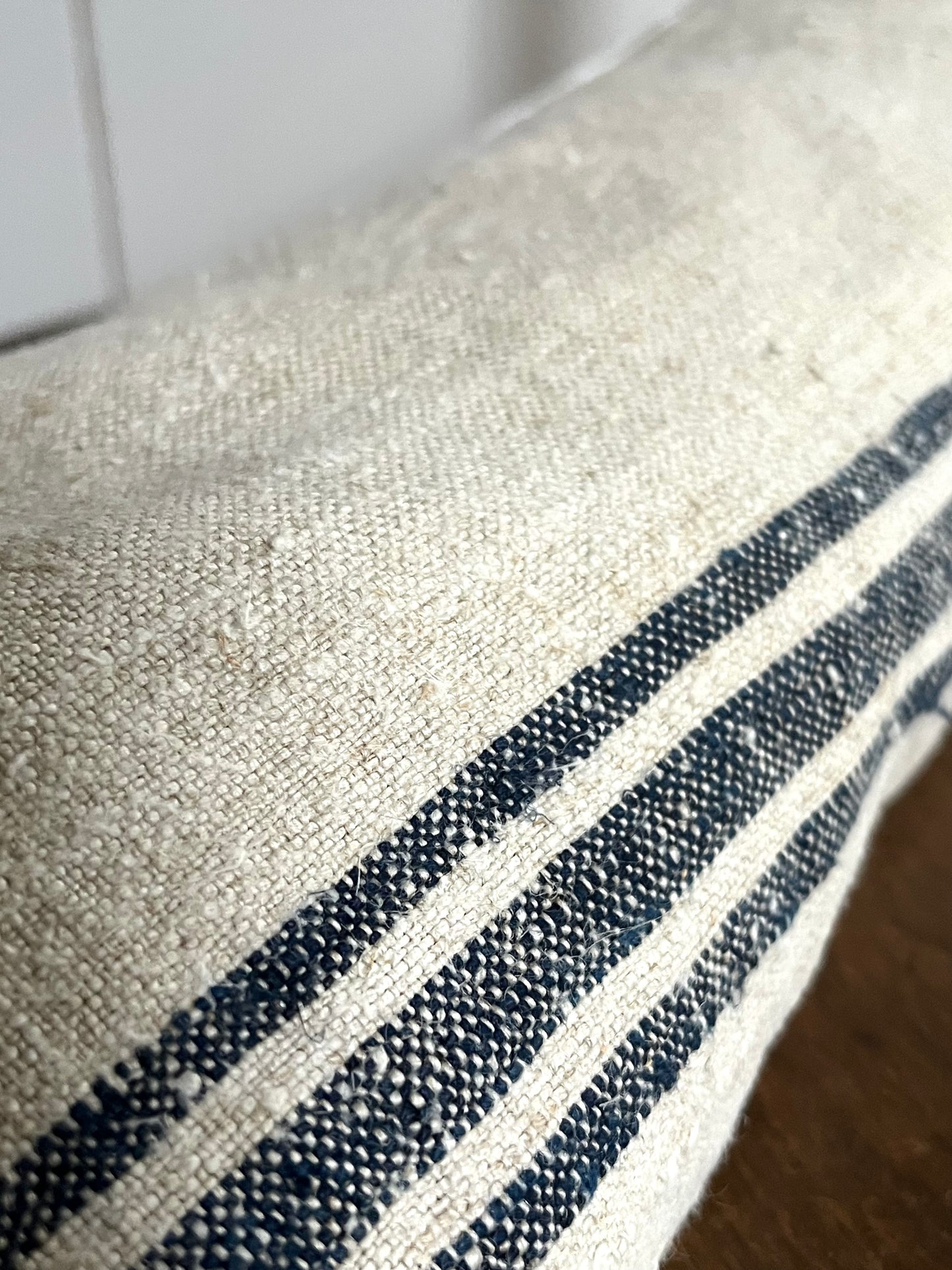Dinkelkissen für den Nacken: Vintage Kissen aus altem Leinensack 50 x 20