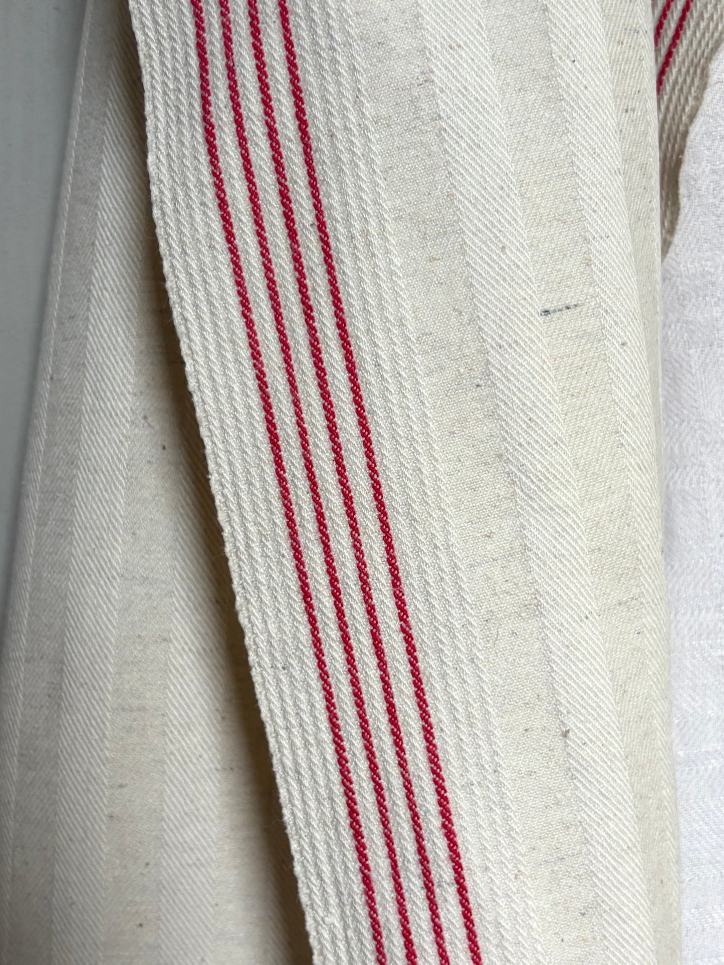 Set: 4 große Vintage Leinentücher mit roten Streifen