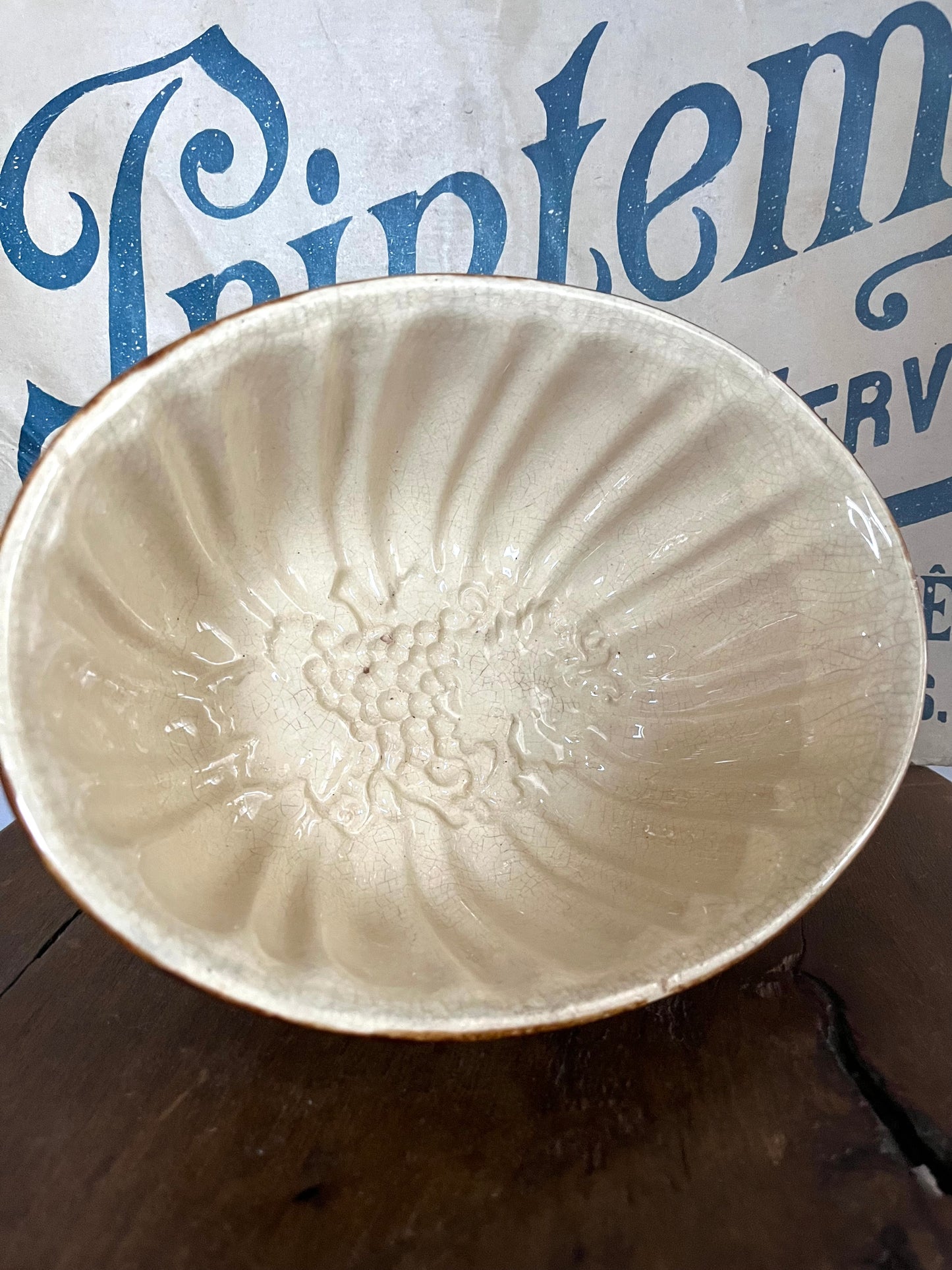 Französische Pasteten- oder Puddingform mit Patina