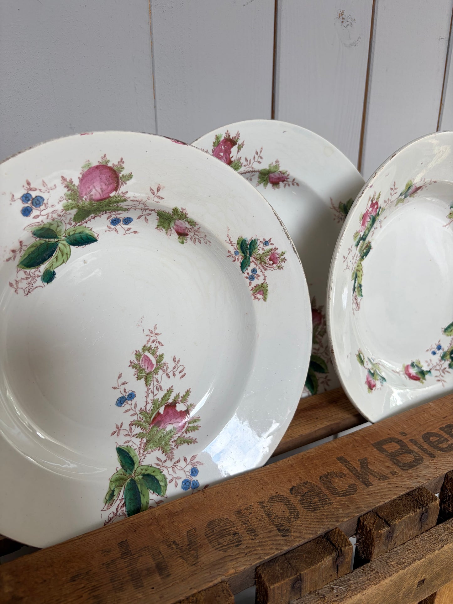 3 vintage belgische Teller mit Blumendekor