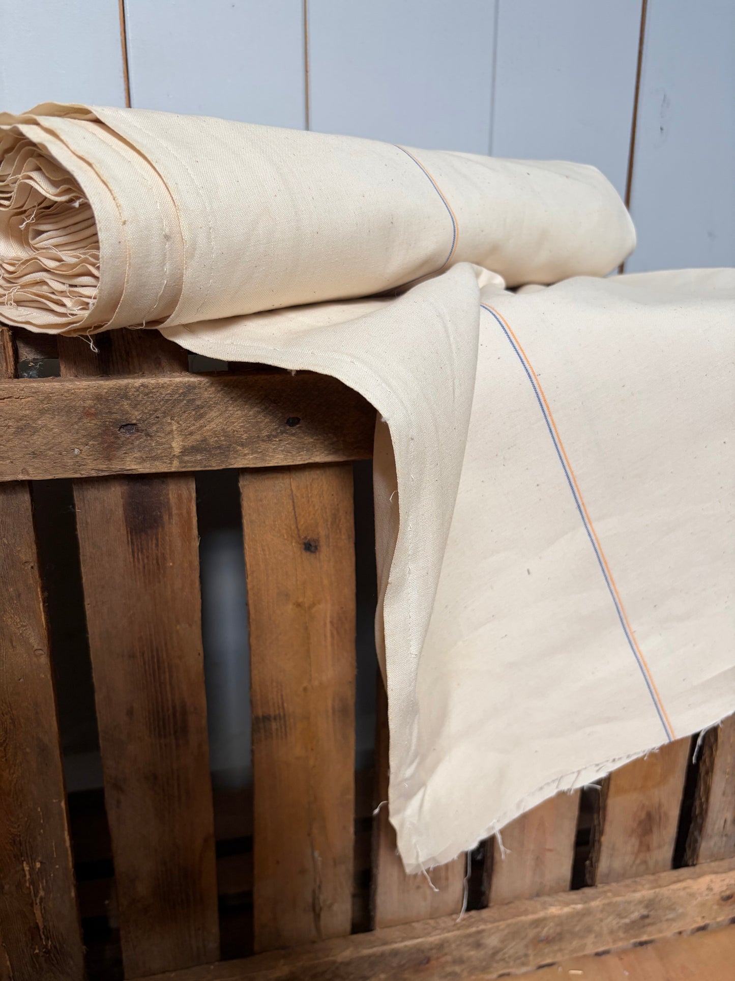 Extra breit: 4,1 x 1,4 Meter feines Halbleinen mit Streifen