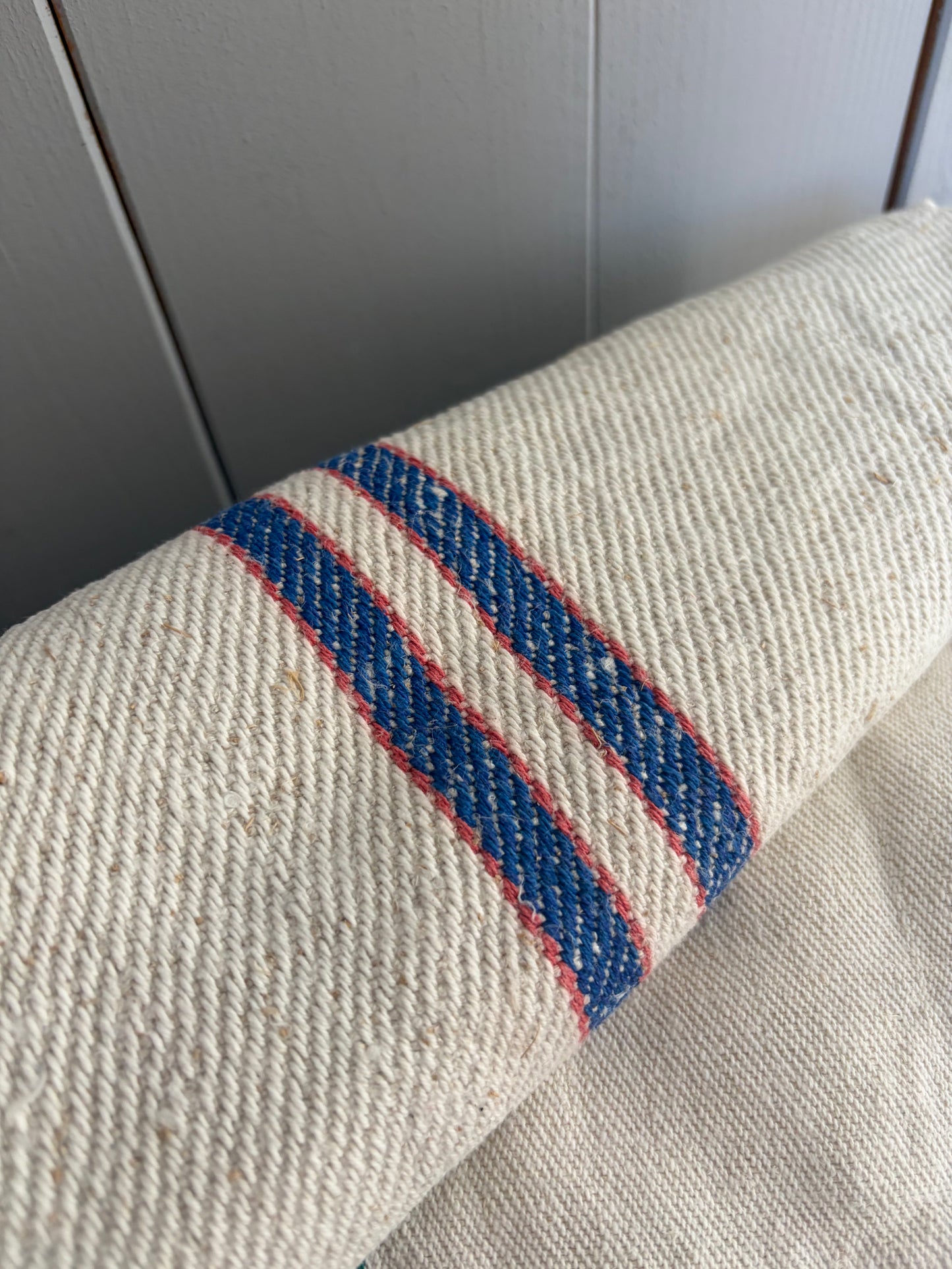 Reststück vom alten Leinensack mit blau/groten Streifen 120 x 45