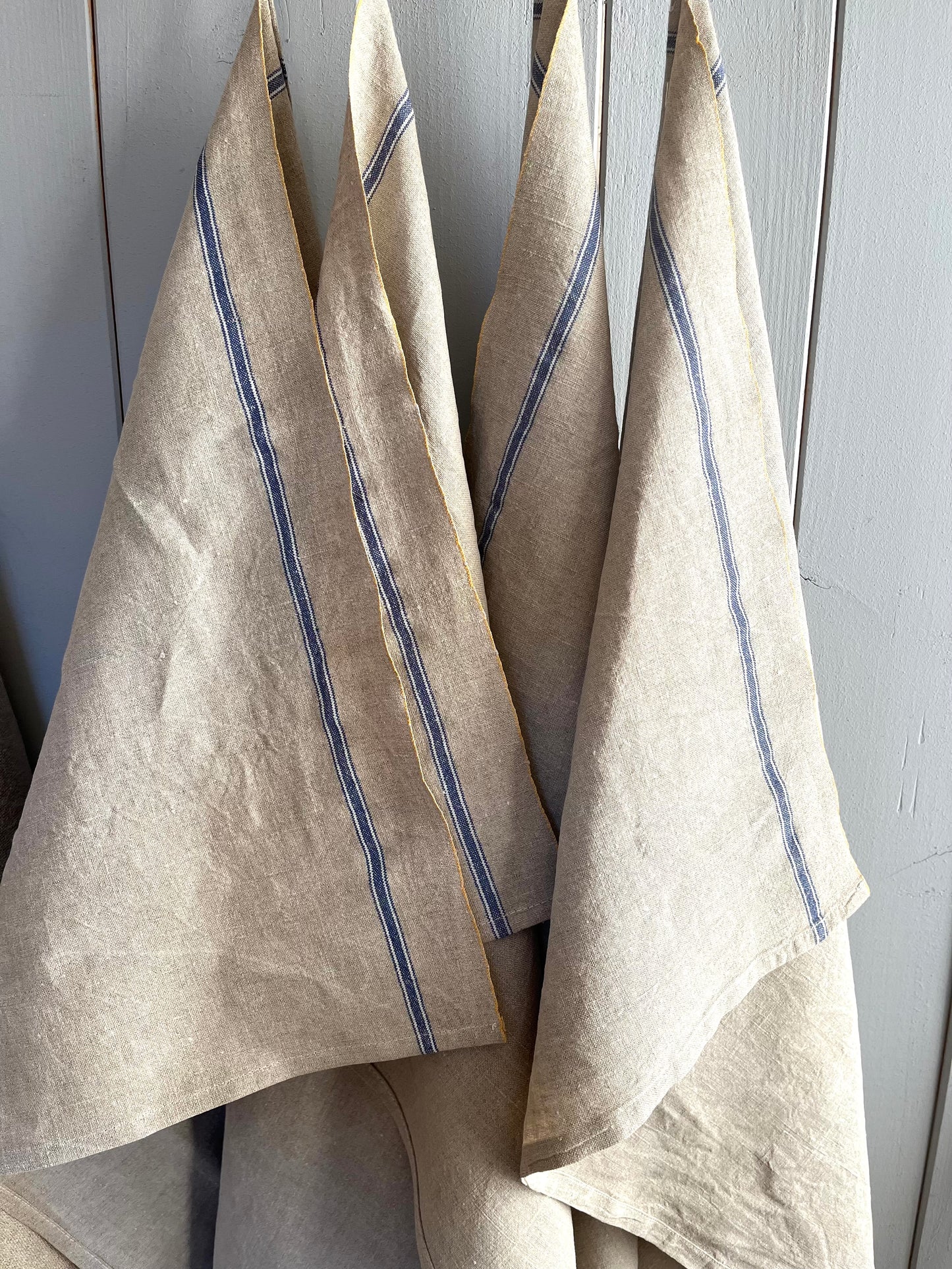 XL Leinentuch mit blau/weißen Streifen