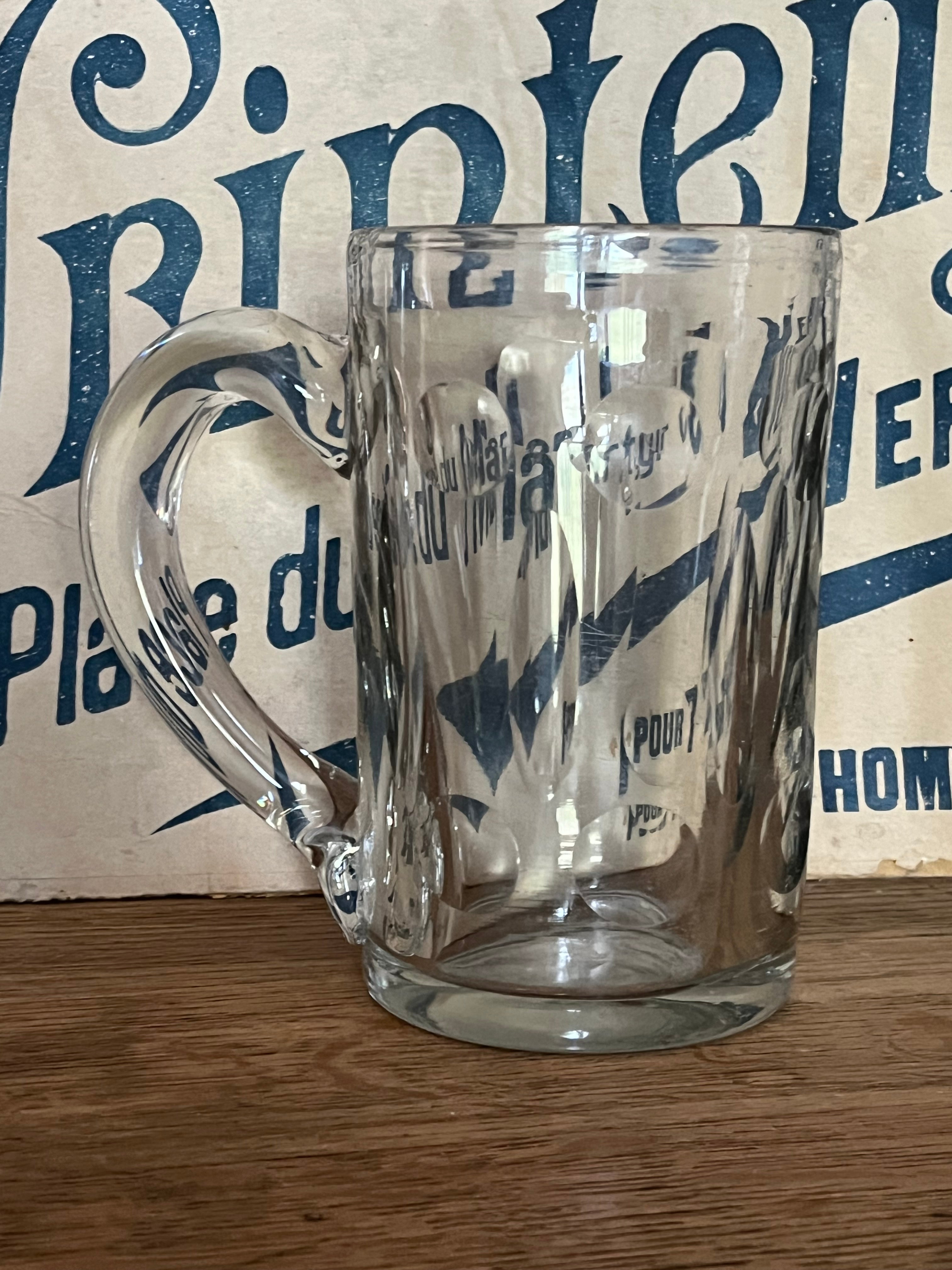 Schwerer alter Bierhumpen aus mundgeblasenem Glas um 1920
