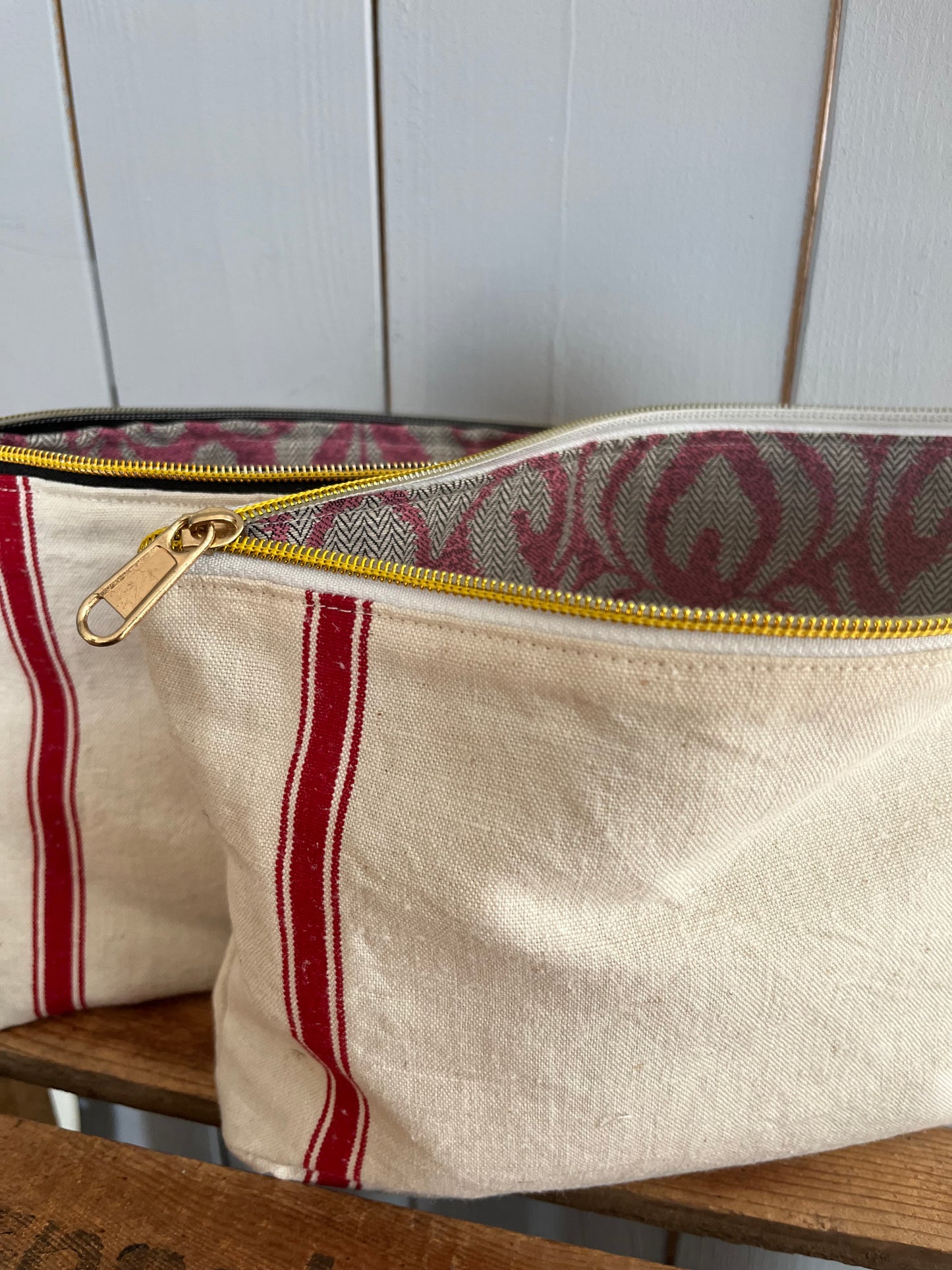 Kosmetiktasche mit rotem Streifen kleiner Shopper
