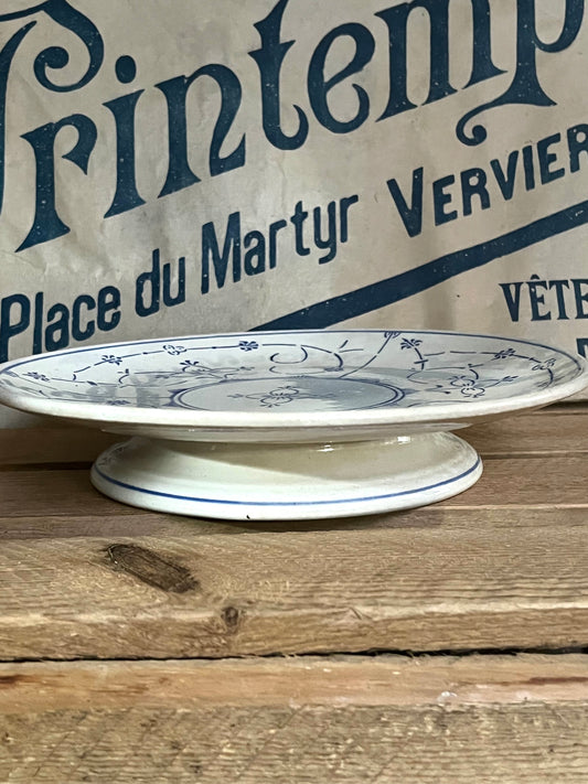 Bildschöne Etagere Belgien mit Streublumen Blau/Weiß