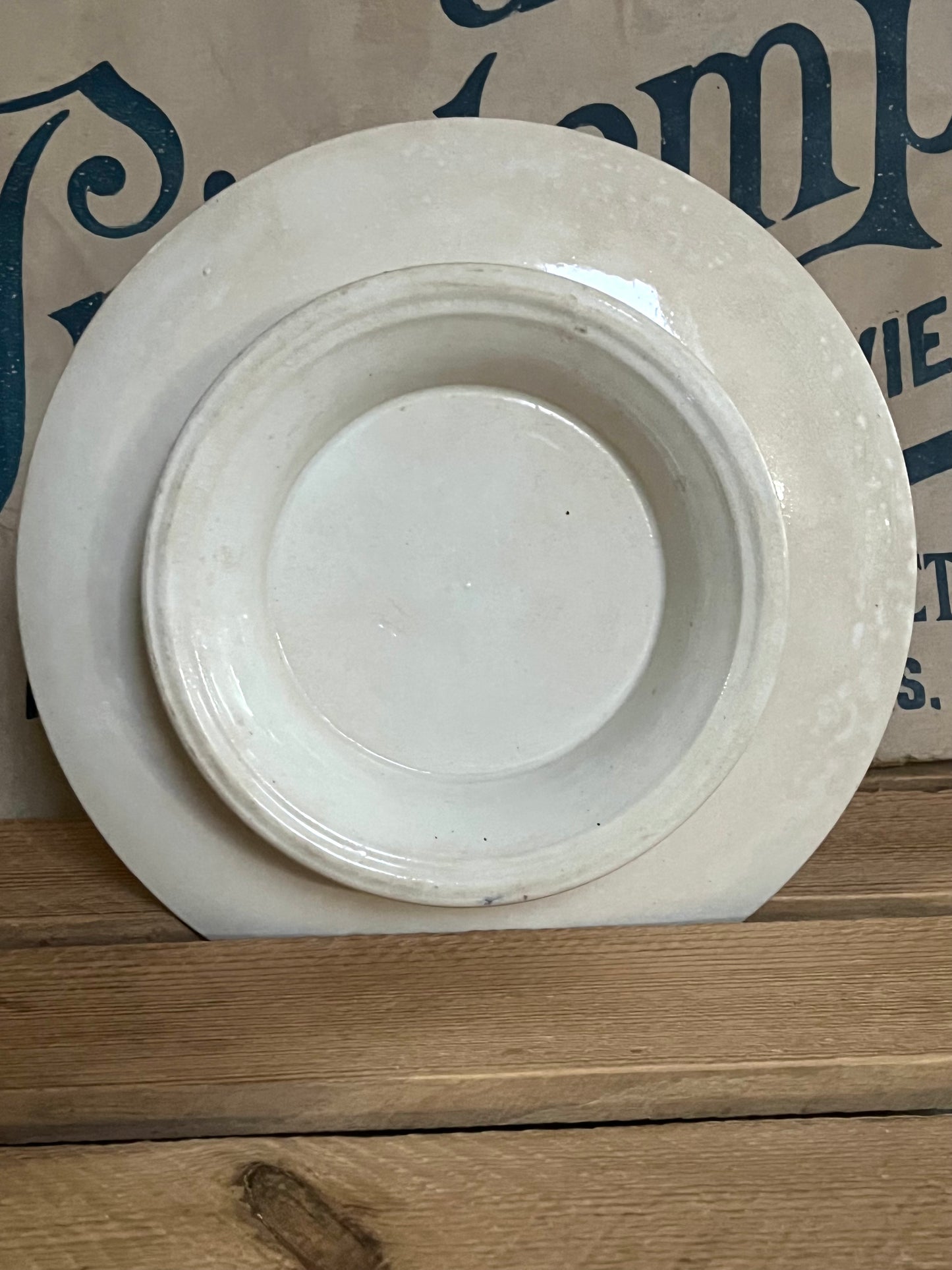 Bildschöne Etagere Belgien mit Streublumen Blau/Weiß