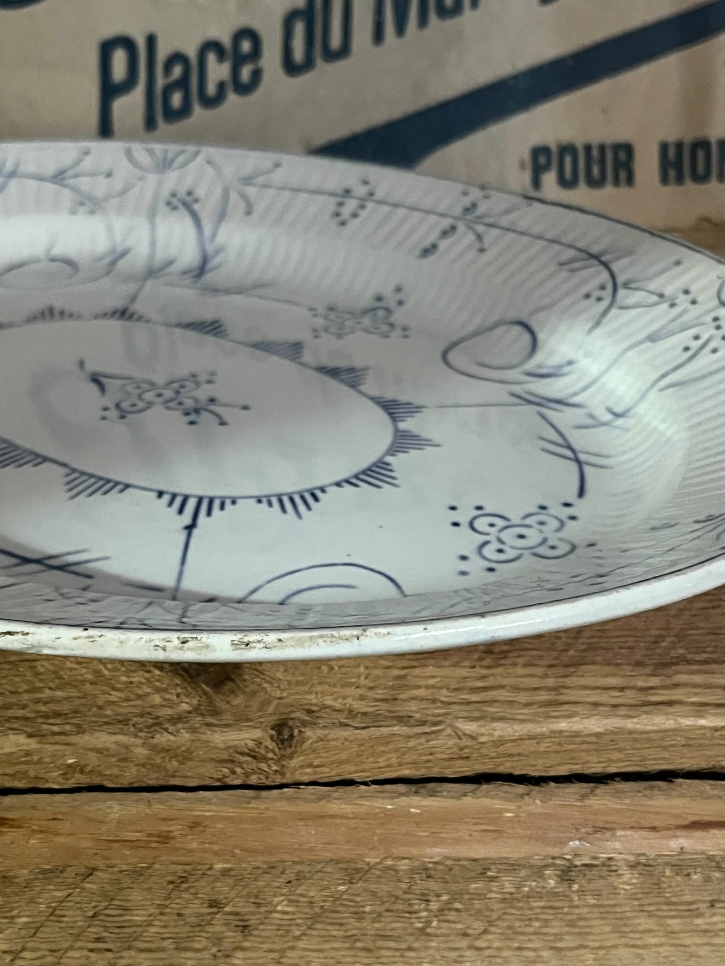 Alte XL Vorlegplatte Servierplatte Streublumen aus Belgien