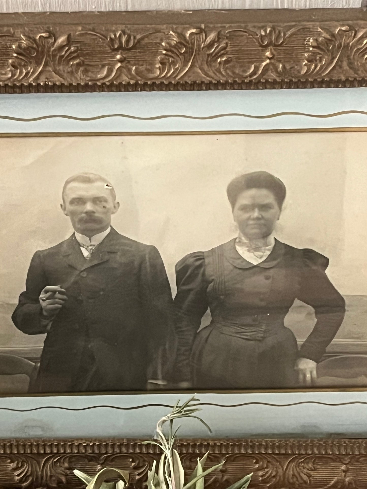 Alte Fotografie in original altem Stuckrahmen mit Glas aus Belgien