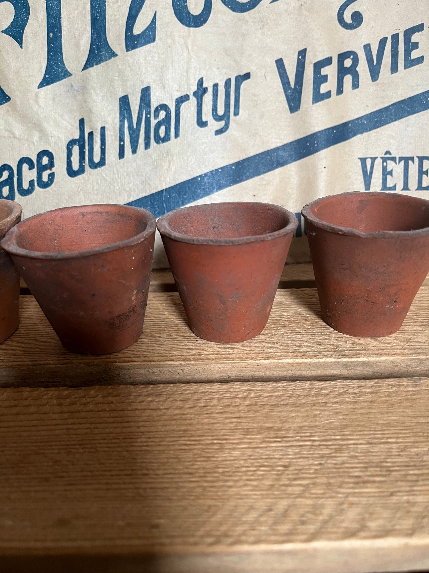 Fünf sehr alte, handgemachte Blumentöpfe aus Belgien