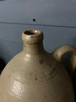 Carica l&#39;immagine nel visualizzatore di Gallery, Alter Vorratskrug für Essig oder Öl handgefertigt groß
