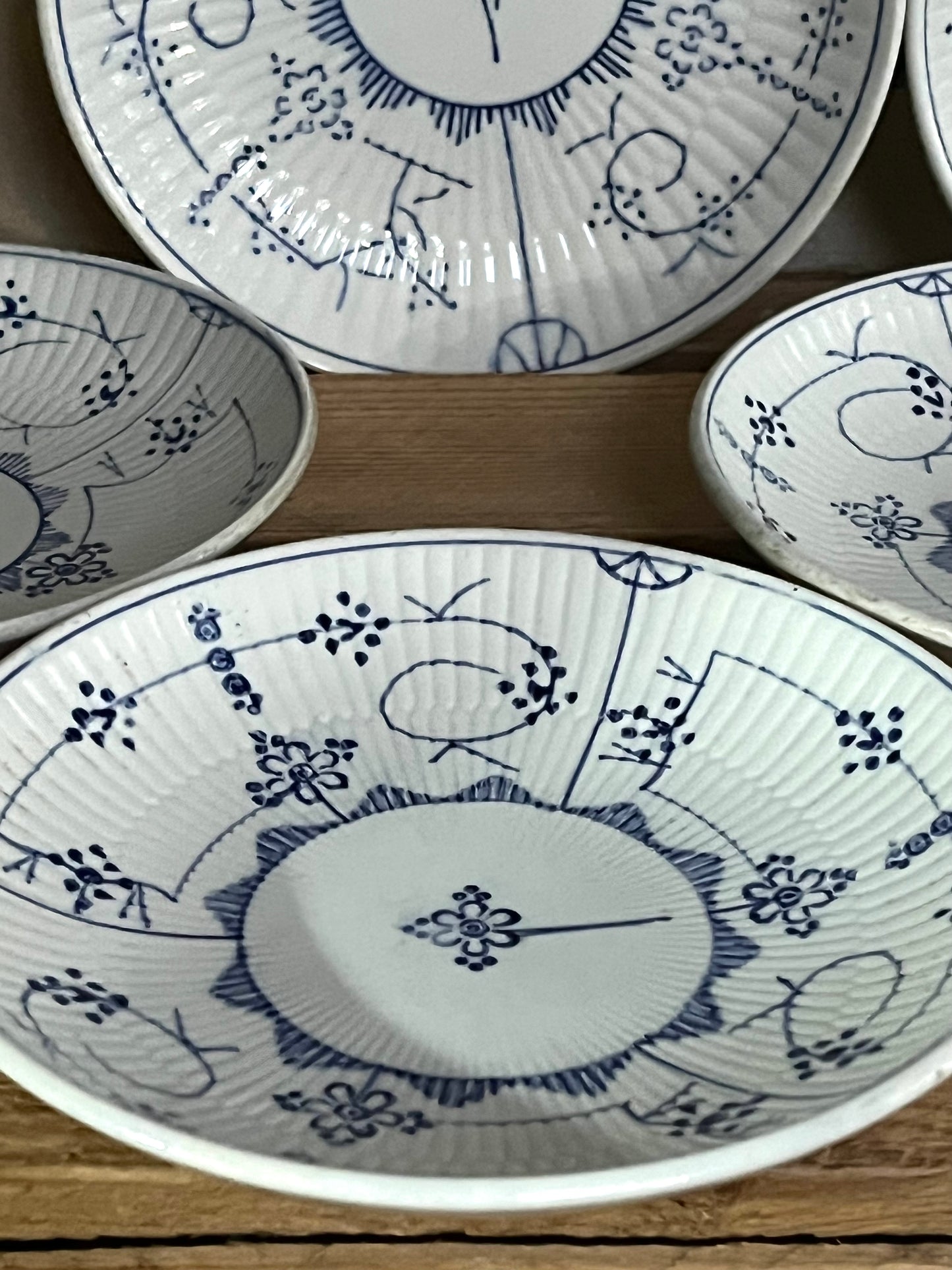 7 alte und seltene Dessert Schalen kleine Teller Frankreich Sarreguemines