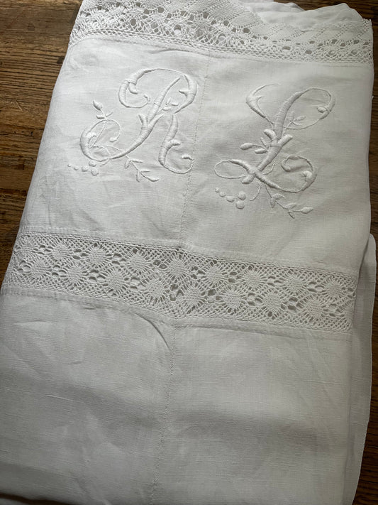 Feines und altes Laken aus Frankreich mit Monogramm RL 260 x 155