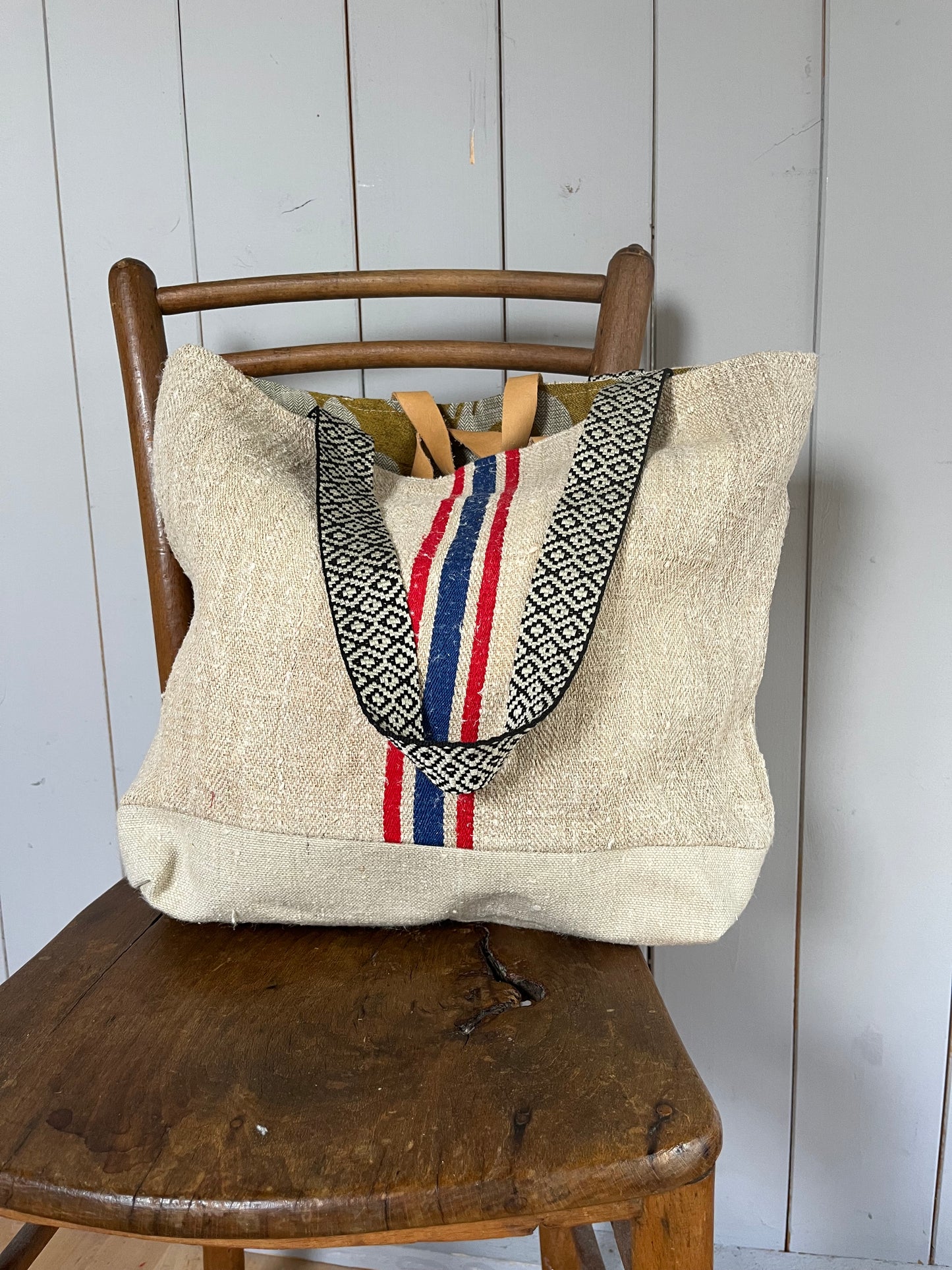 Rot/Blau gestreift: Große Tasche aus altem Leinensack