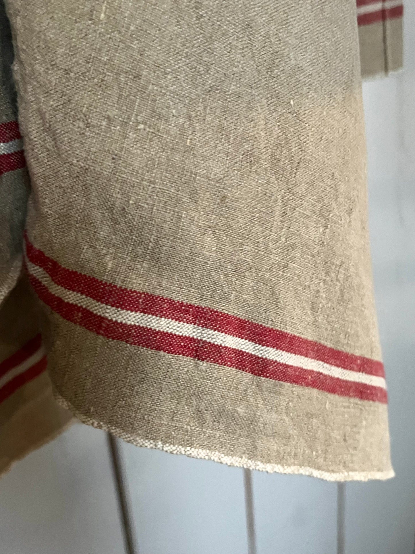 Großes Leinentuch mit rot/weißen Streifen