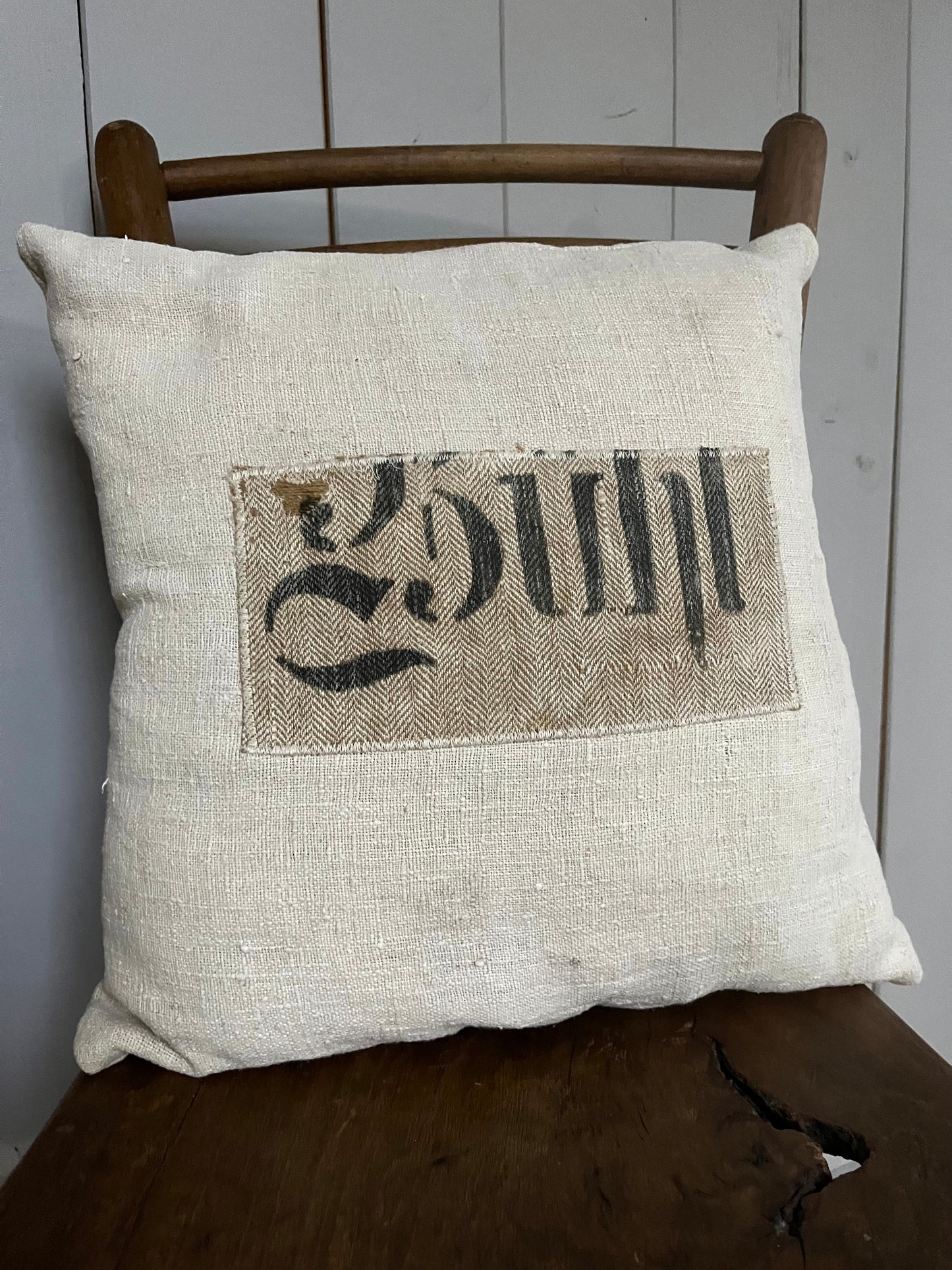 Very vintage Kissen aus antikem Leinen mit Aufschrift 40 × 40