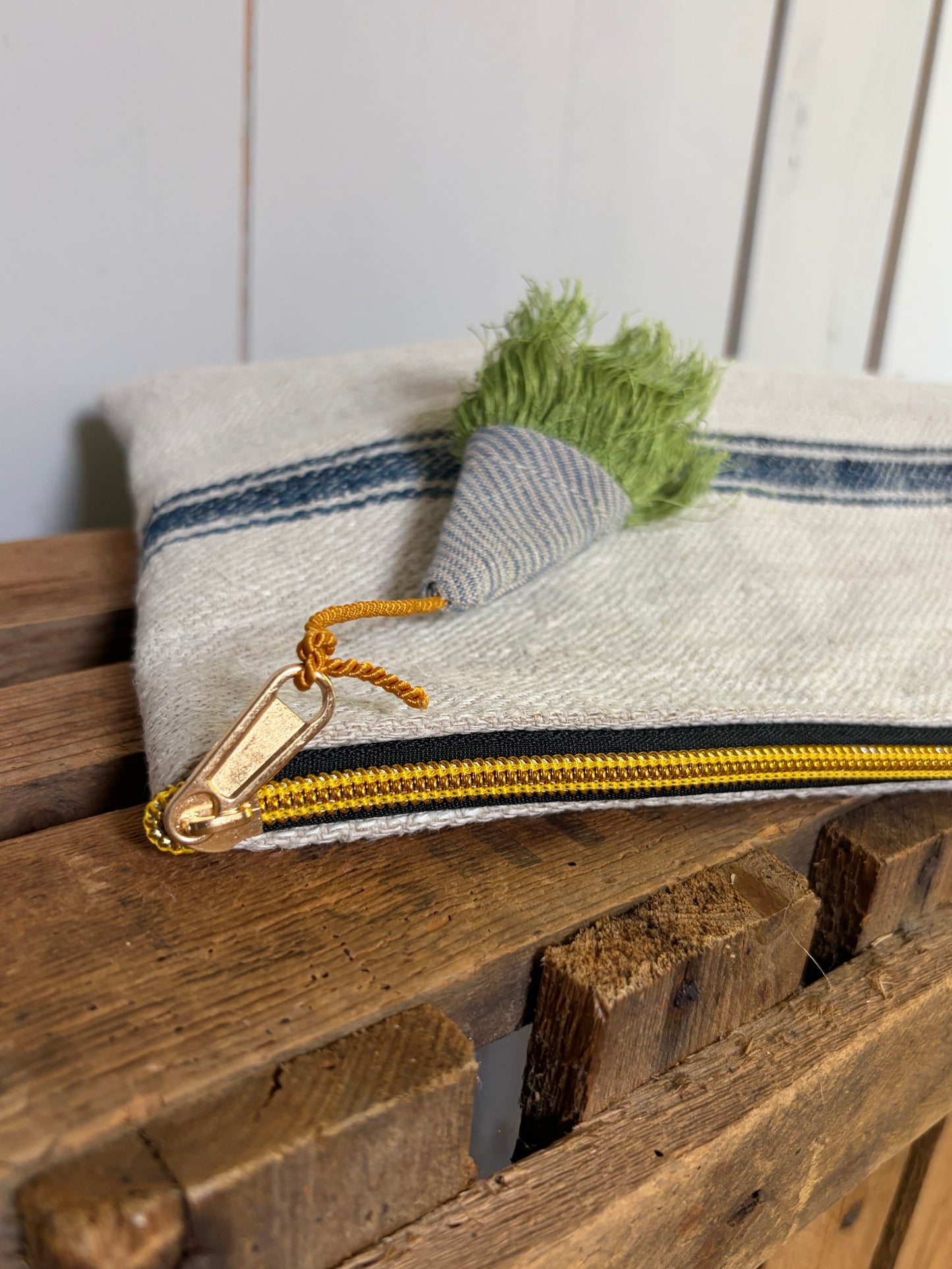 Kleine Handtasche aus altem Leinen - - Kosmetiktasche