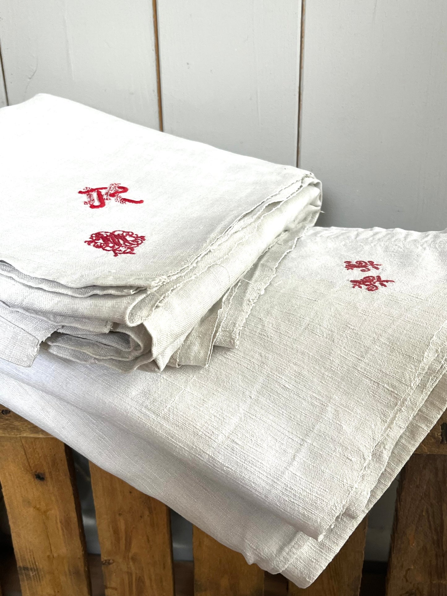 Schweres und bildschönes Leinentuch Laken mit Monogramm 210 x 165