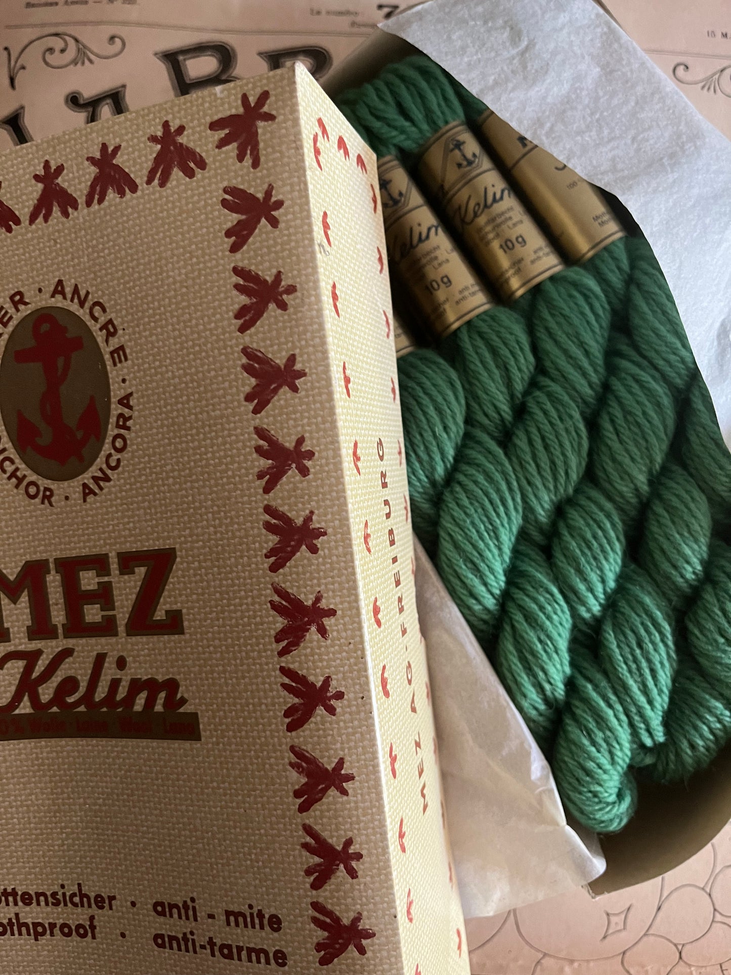 Mez original Karton mit 10 Strängen Teppich Stickgarn Kelim Sanftes Grün