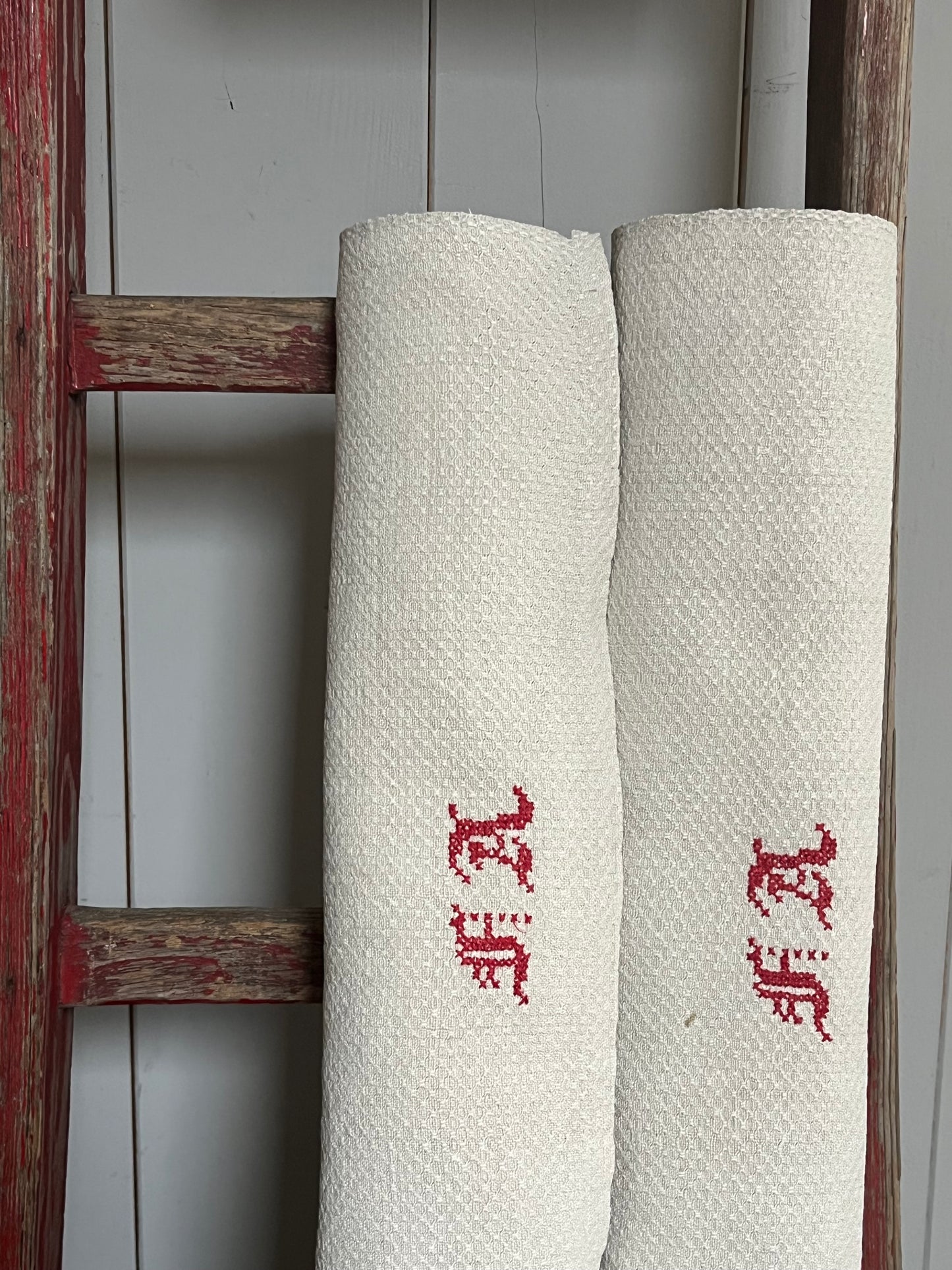 XXL Tuch: Großes Tuch aus Bauernleinen mit Struktur, und Monogramm