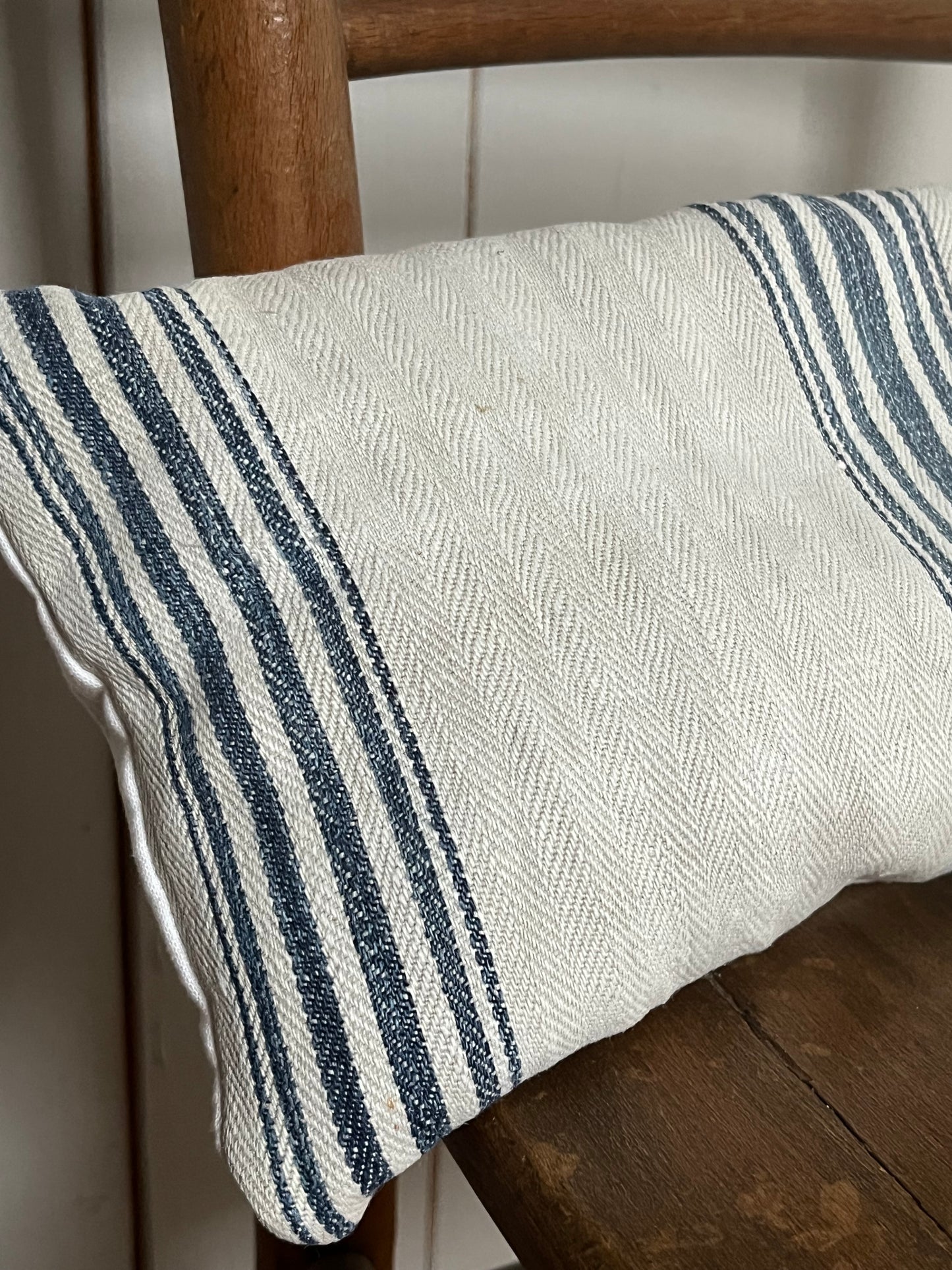 Dinkelkissen für den Nacken: Vintage Kissen aus altem Leinensack 40 x 20