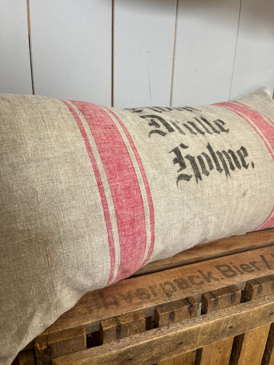 Großes Kissen aus einem alten Leinensack mit Original Aufschrift