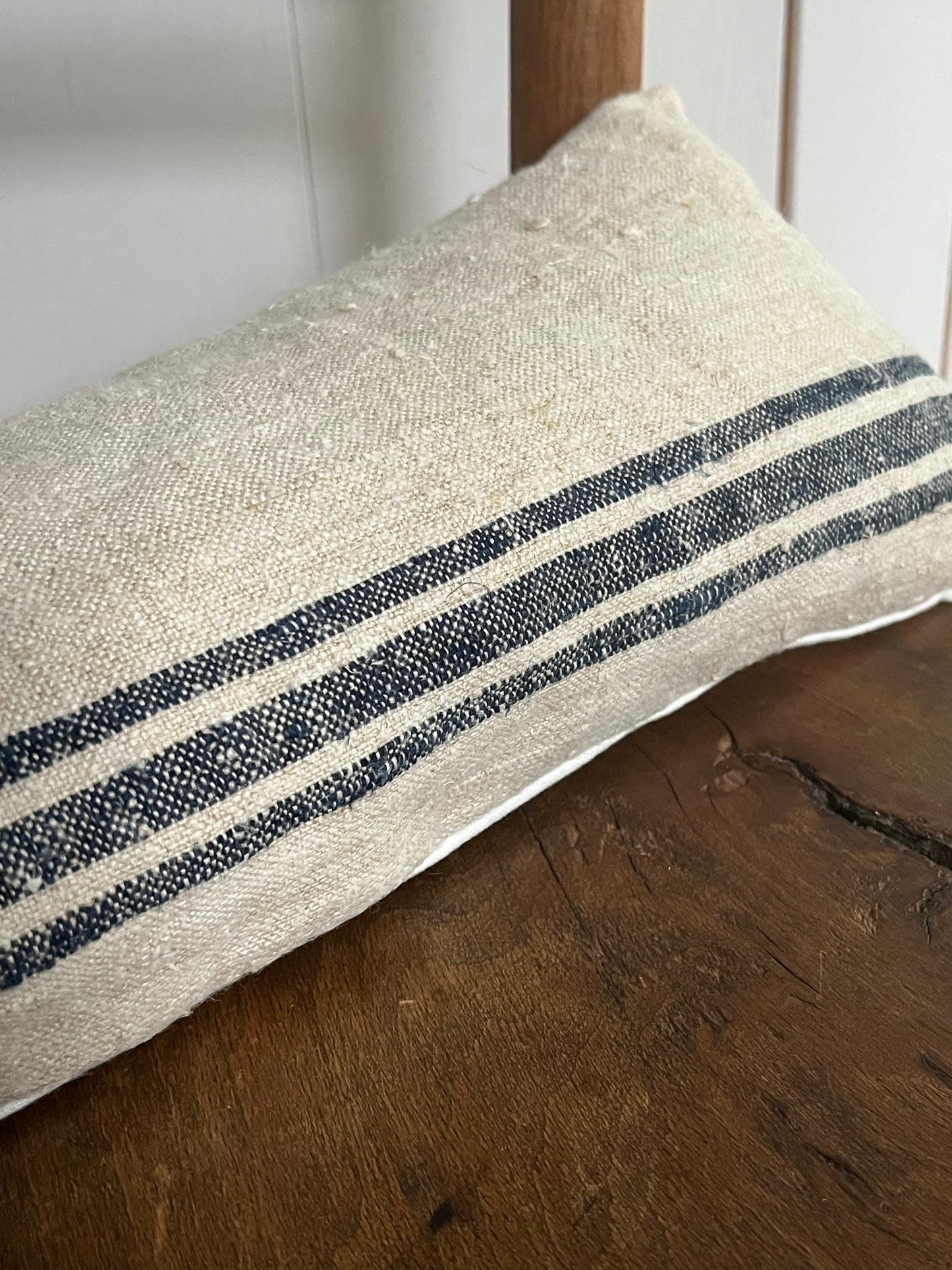 Dinkelkissen für den Nacken: Vintage Kissen aus altem Leinensack 50 x 20