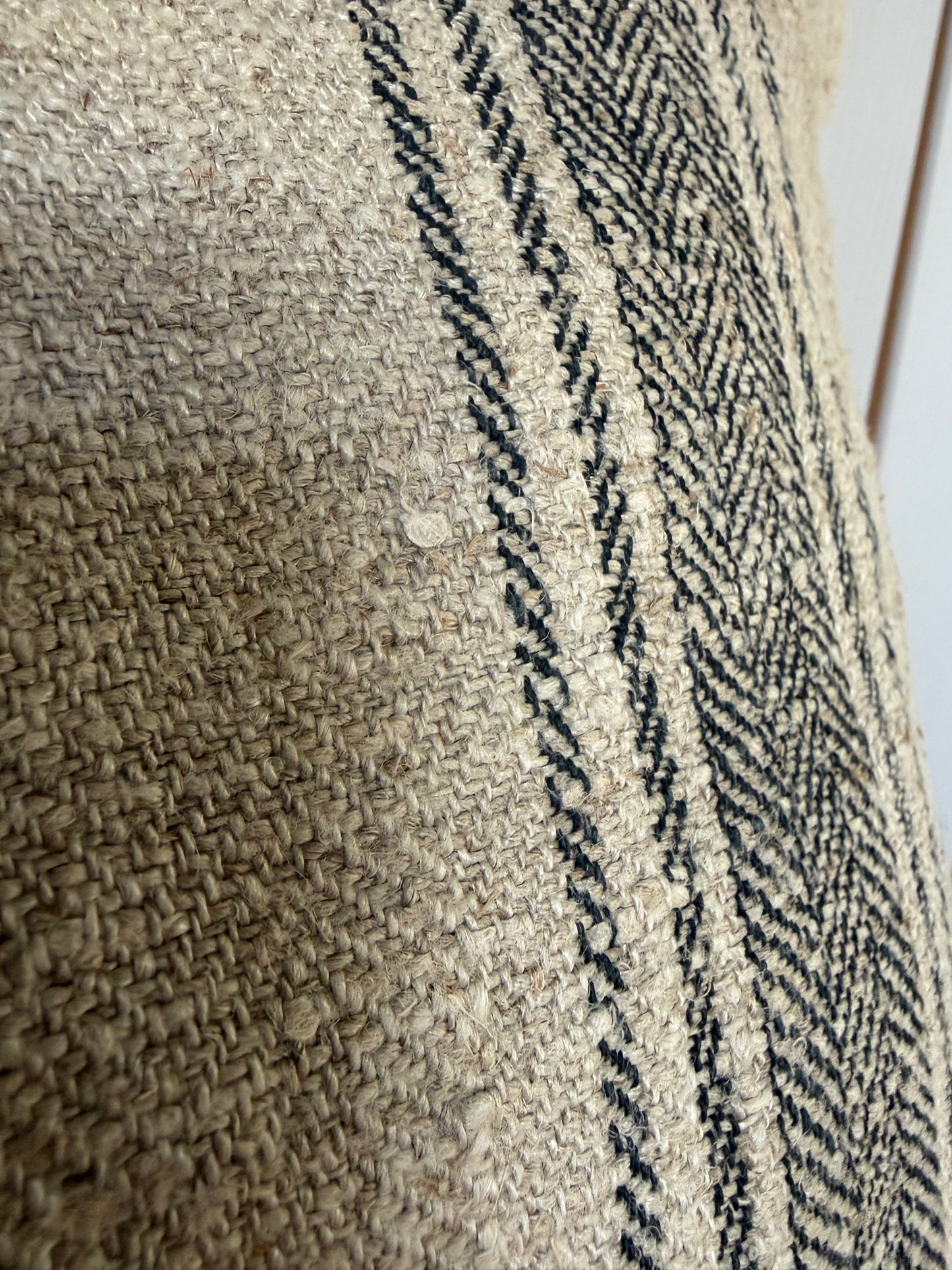 Very Vintage Kissenbezug aus altem Leinensack mit original Aufschrift 60 x 40