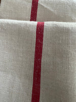 Laden Sie das Bild in den Galerie-Viewer, Set: 2 sehr große französische Leinentücher mit roten Streifen und Wäschezeichen
