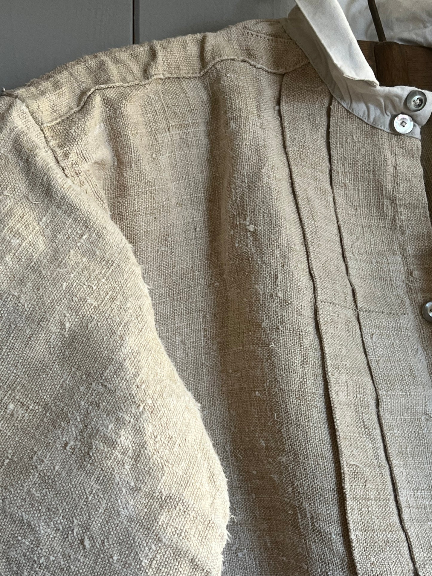 Schweres altes französisches Hemd Tunika aus Hanfstoff