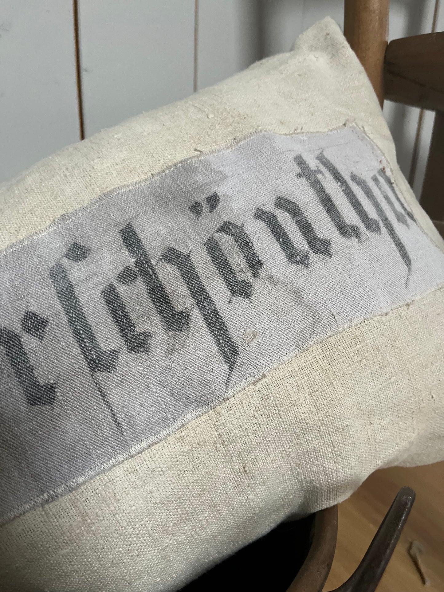 Very vintage Kissen aus antikem Leinen mit Aufschrift 60 × 40