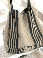 Laden Sie das Bild in den Galerie-Viewer, 1892:  Vintage Tasche Shopper aus altem Leinensack mit Aufschrift
