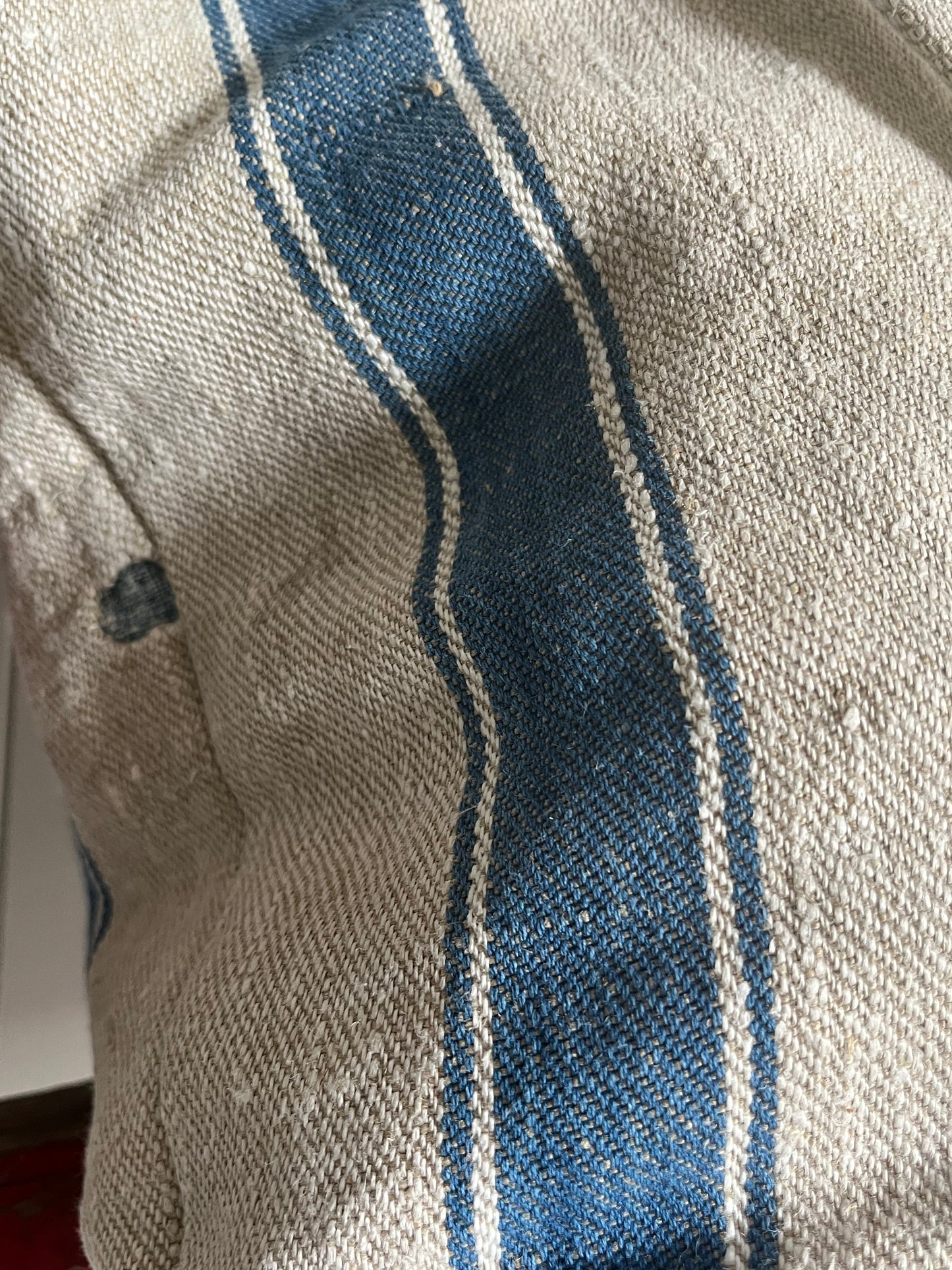 Very Vintage: Große Tasche aus altem Leinensack mit Streifen und Blüten