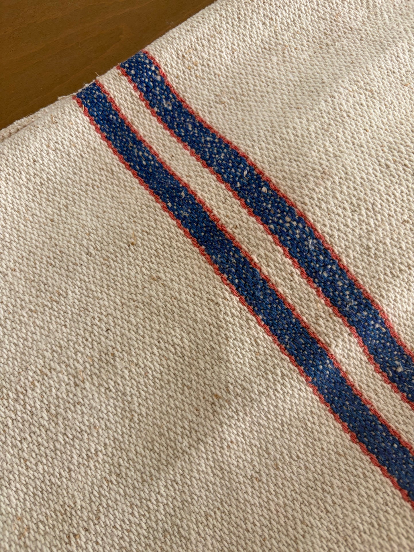 Reststück vom alten Leinensack mit blau/groten Streifen 120 x 45