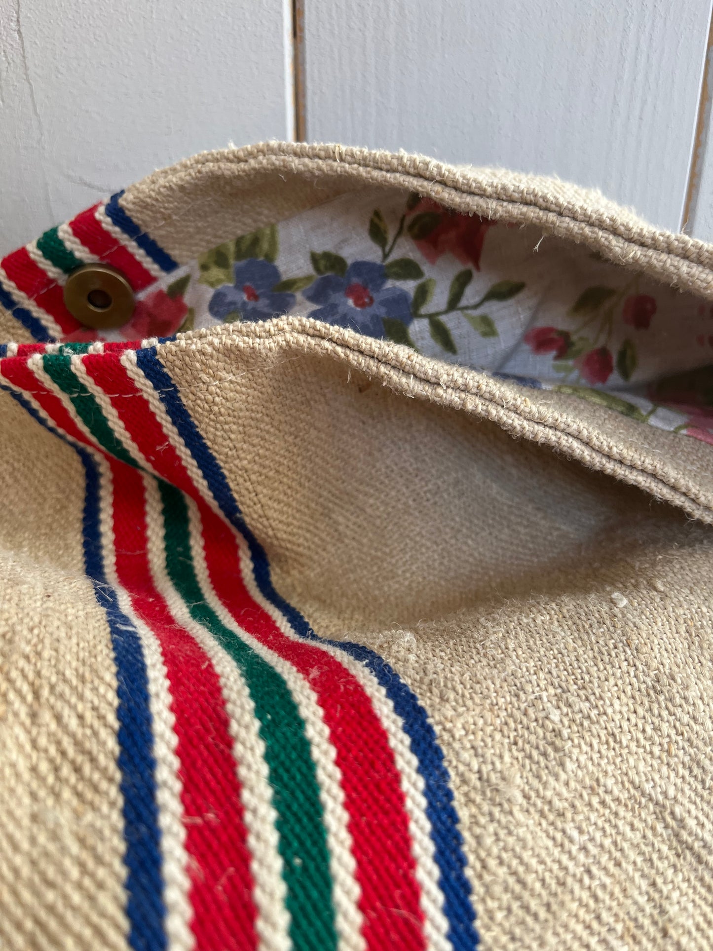 Hanftasche: große Tasche mit Streifen in Rot/Blau/Grün/Weiß