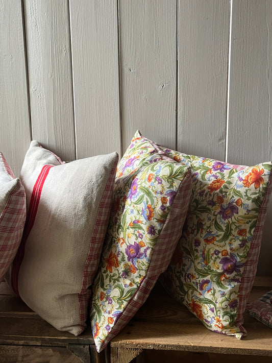 English Flowers: Vintage Kissen aus altem Stoff und Leinen 40 x 40