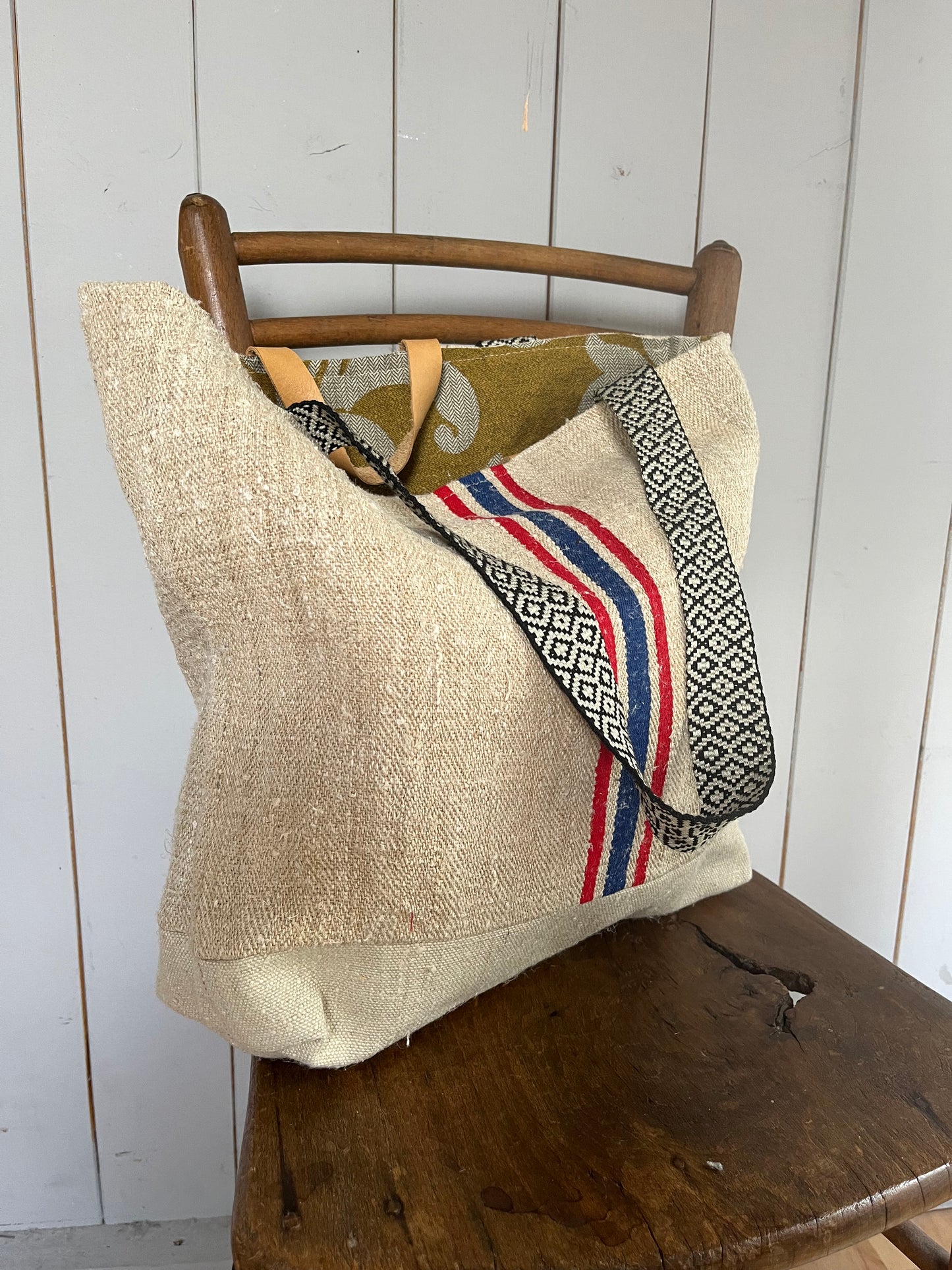 Rot/Blau gestreift: Große Tasche aus altem Leinensack