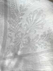 Edel und riesig: alte Leinendamast Decke mit großem Monogramm