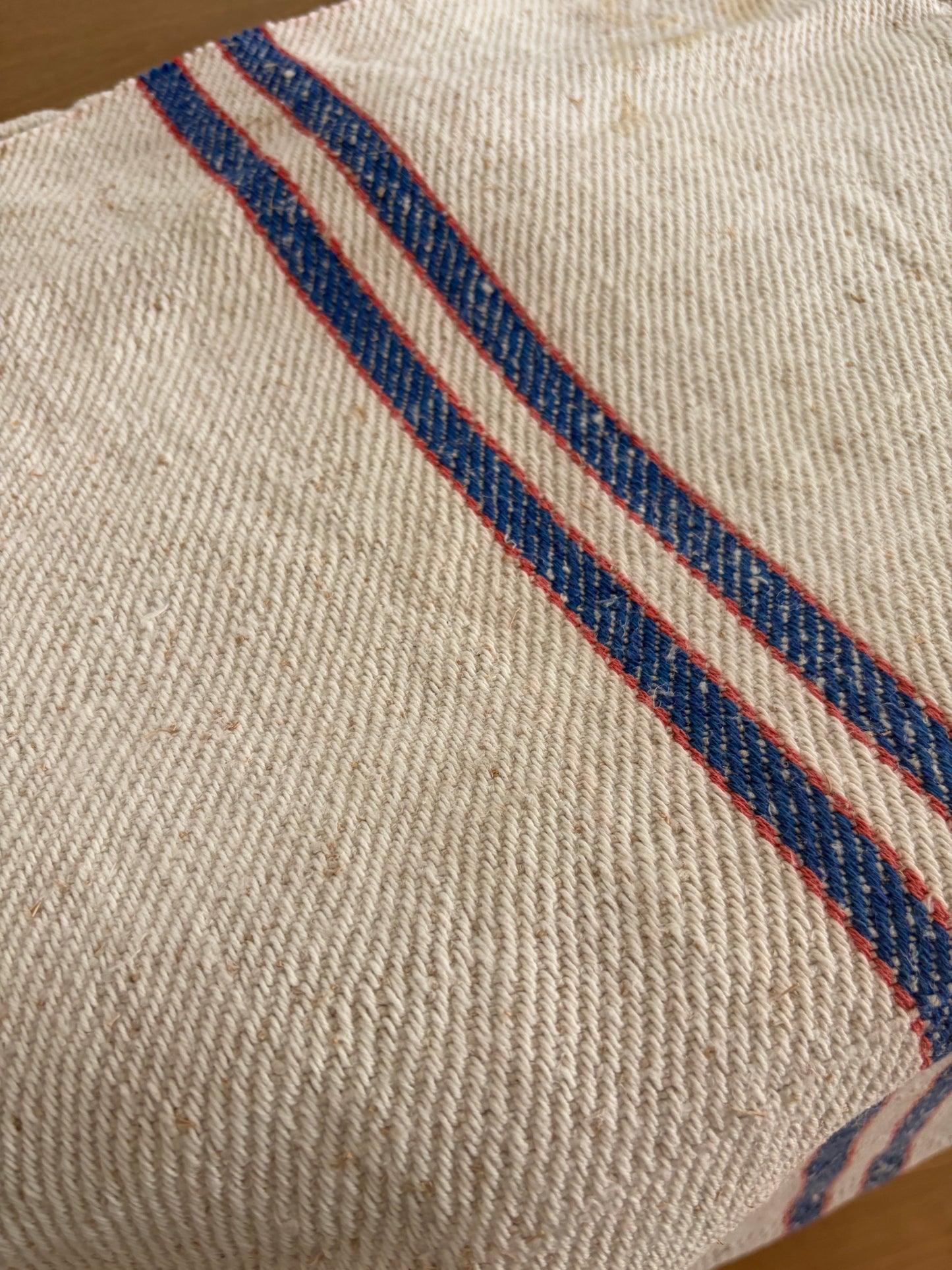 Reststück vom alten Leinensack mit blau/groten Streifen 120 x 45