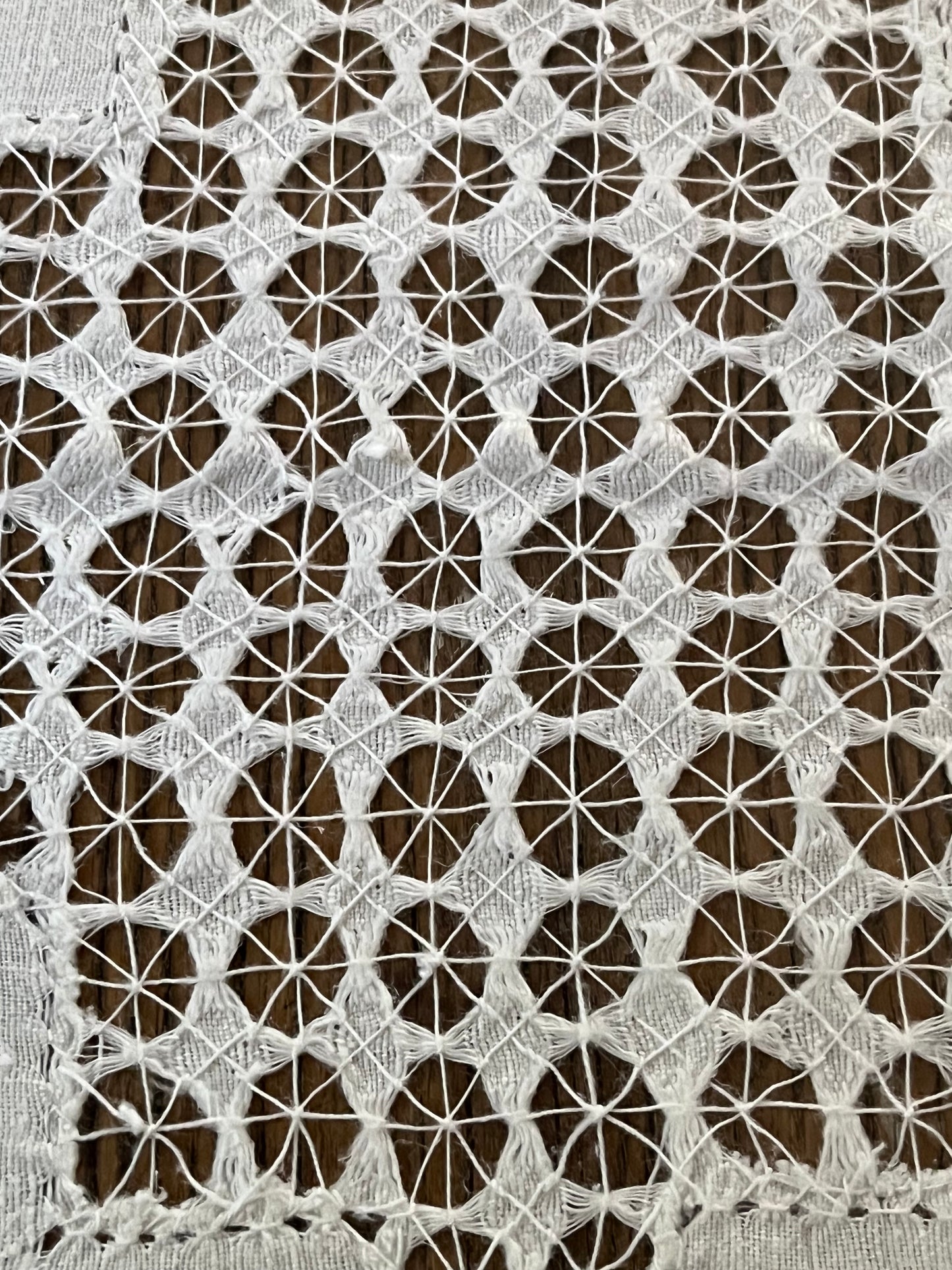 Riesin: fantastische Leinendecke mit viel Handarbeit aus Frankreich