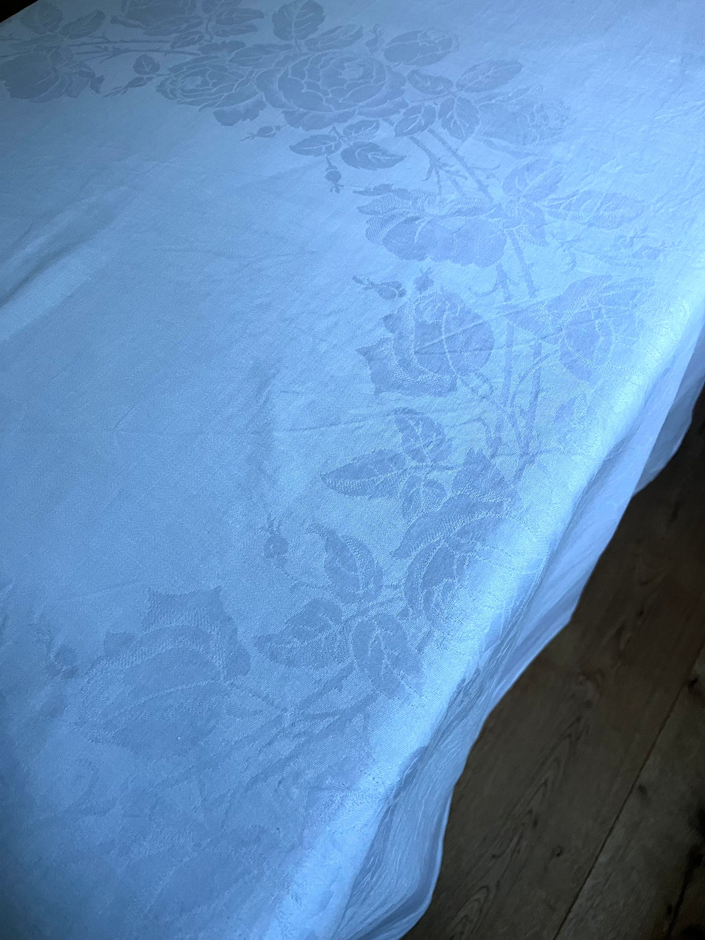 Große und vornehme Damastdecke 160 × 150