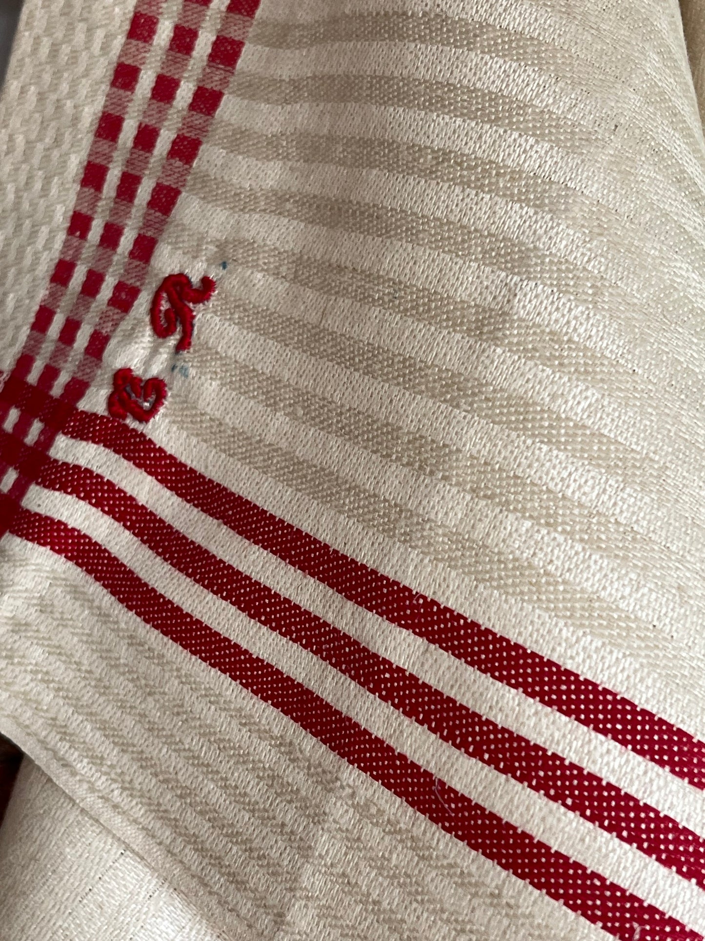 Großes schweres französisches Leinentuch Rot/Weiß mit Monogramm  neu