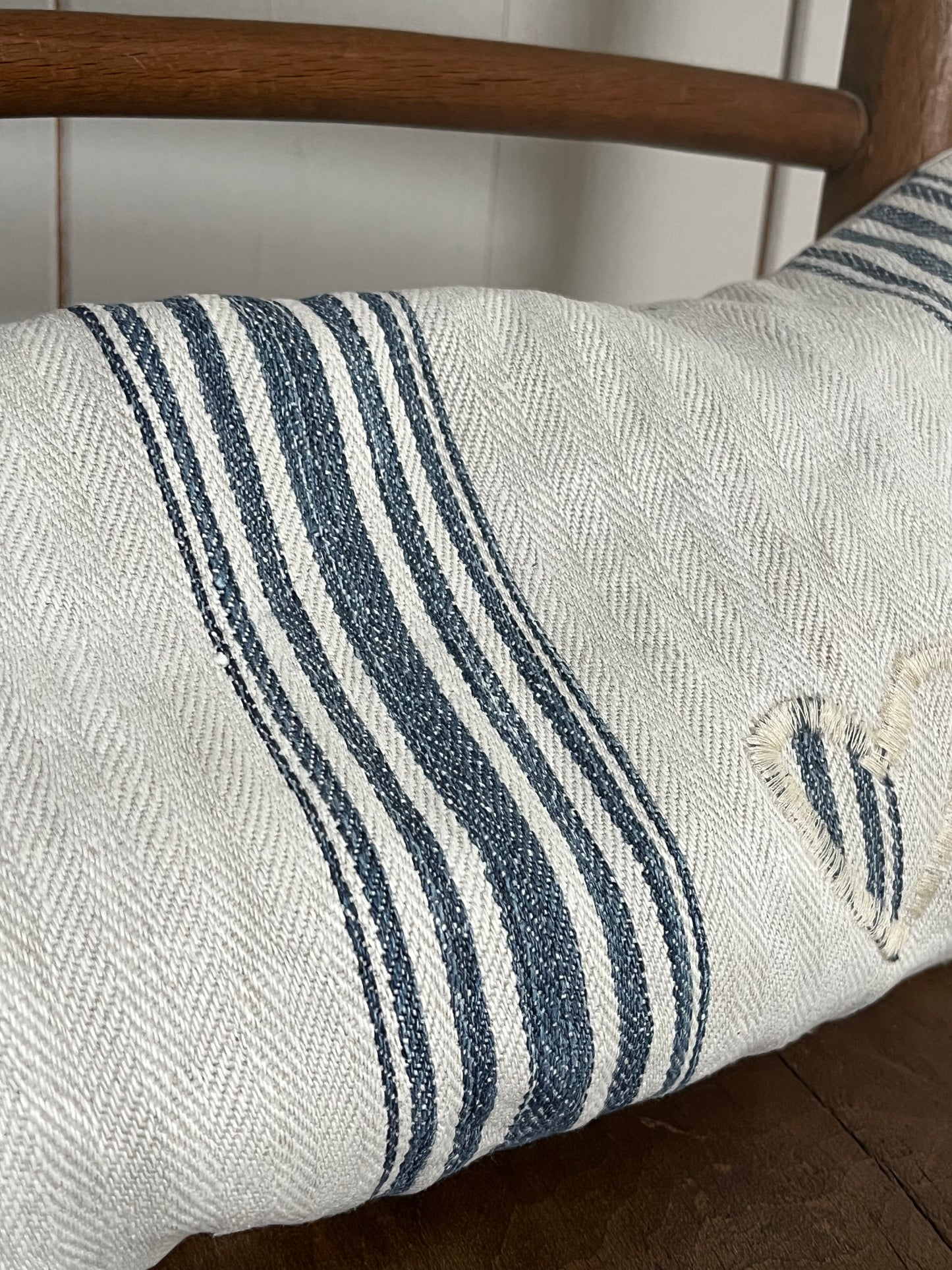Dinkelkissen für den Nacken: Vintage Kissen aus altem Leinensack 40 x 20