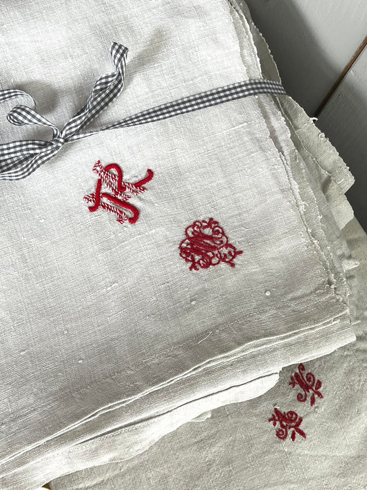 Schweres und bildschönes Leinentuch Laken mit Monogramm 210 x 165