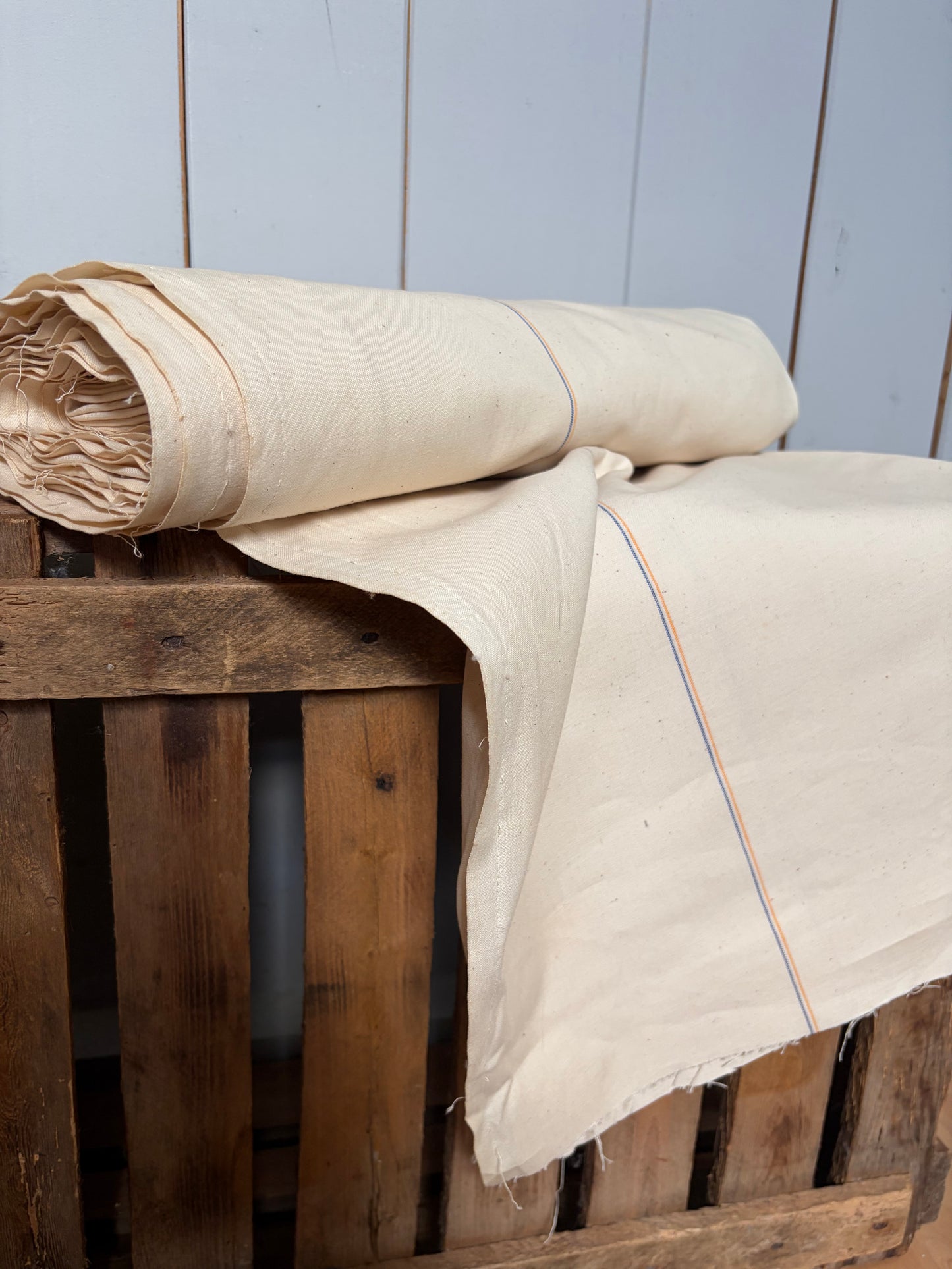 Extra breit: 4,1 x 1,4 Meter feines Halbleinen mit Streifen