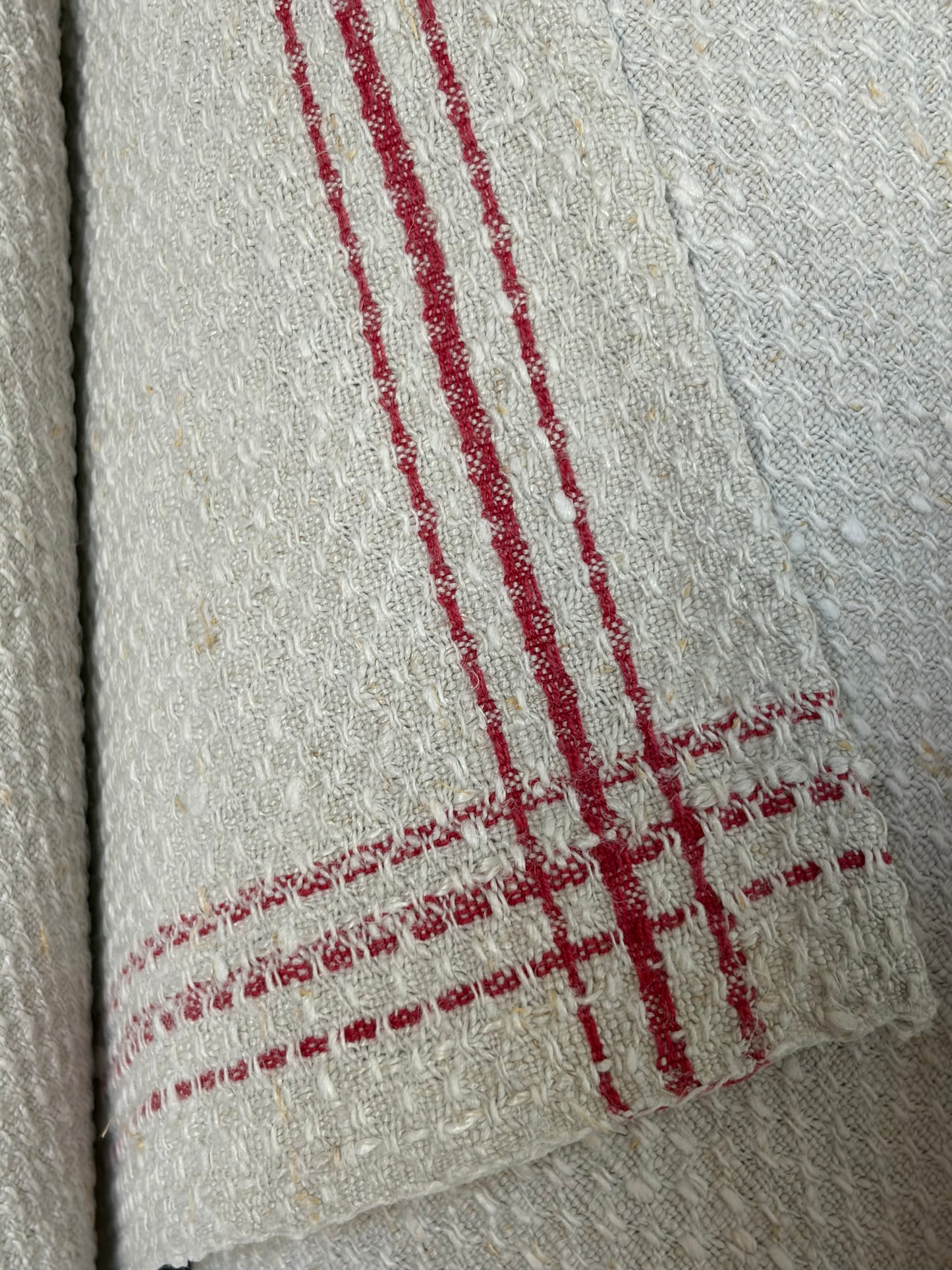 Set: 3 XL wunderschöne Leinentücher um 1930 mit roten Streifen - die Klassiker