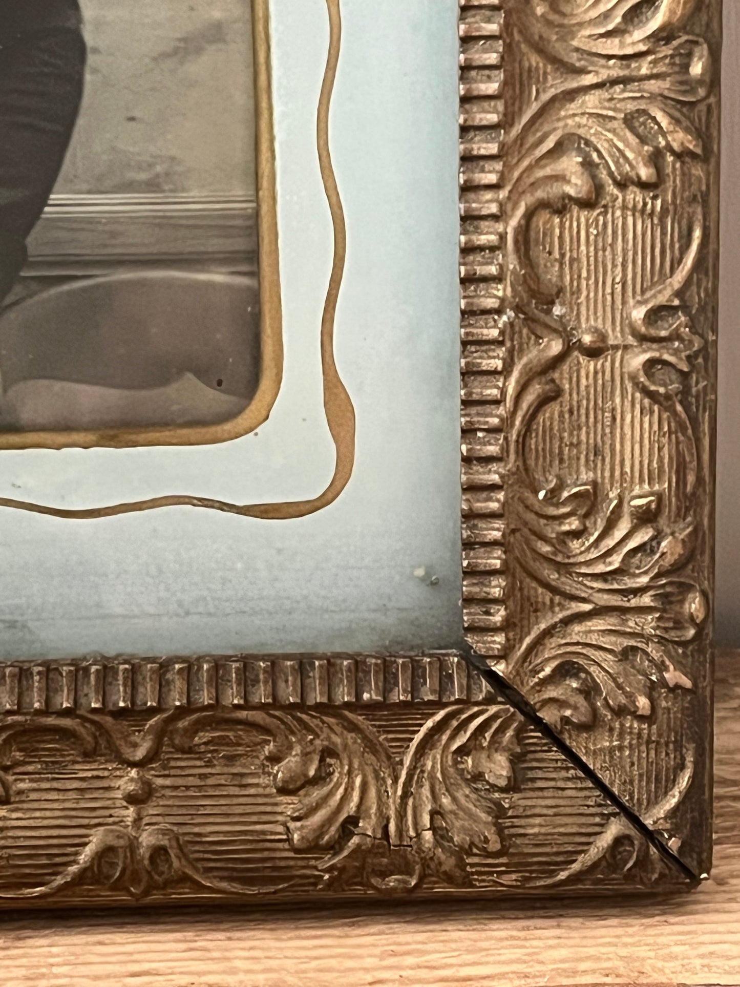 Alte Fotografie in original altem Stuckrahmen mit Glas aus Belgien