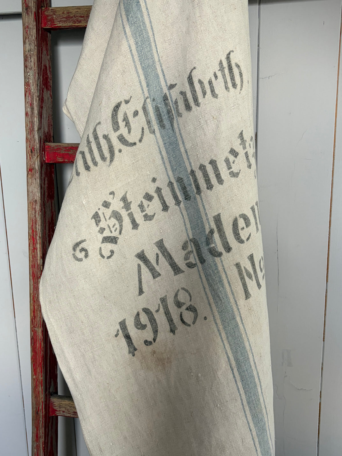 Prachtstück: sehr großer Leinensack mit blauen Streifen und original Aufschrift 140 x 60